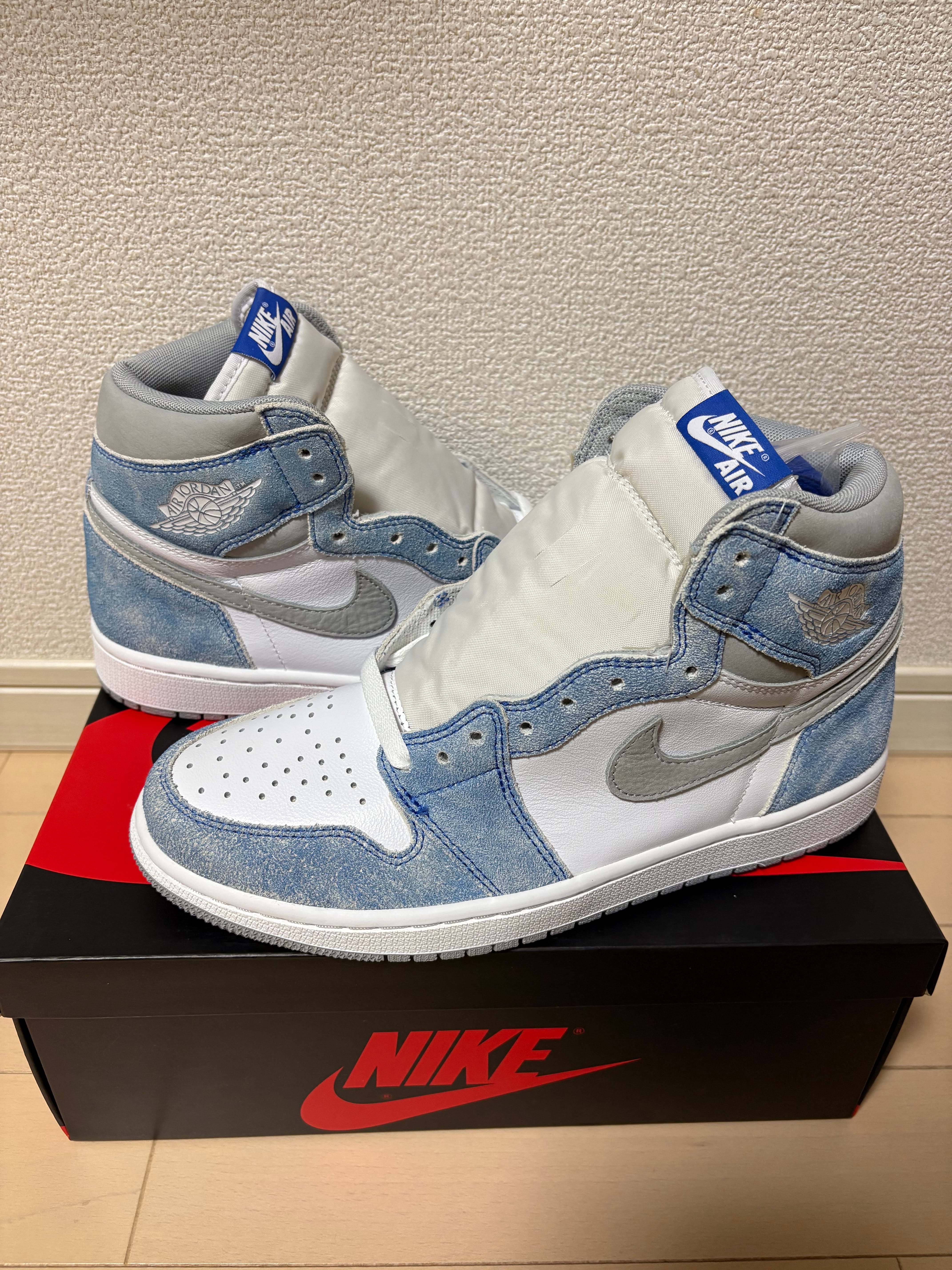 Nike Air Jordan 1 High OG "Hyper Royal"