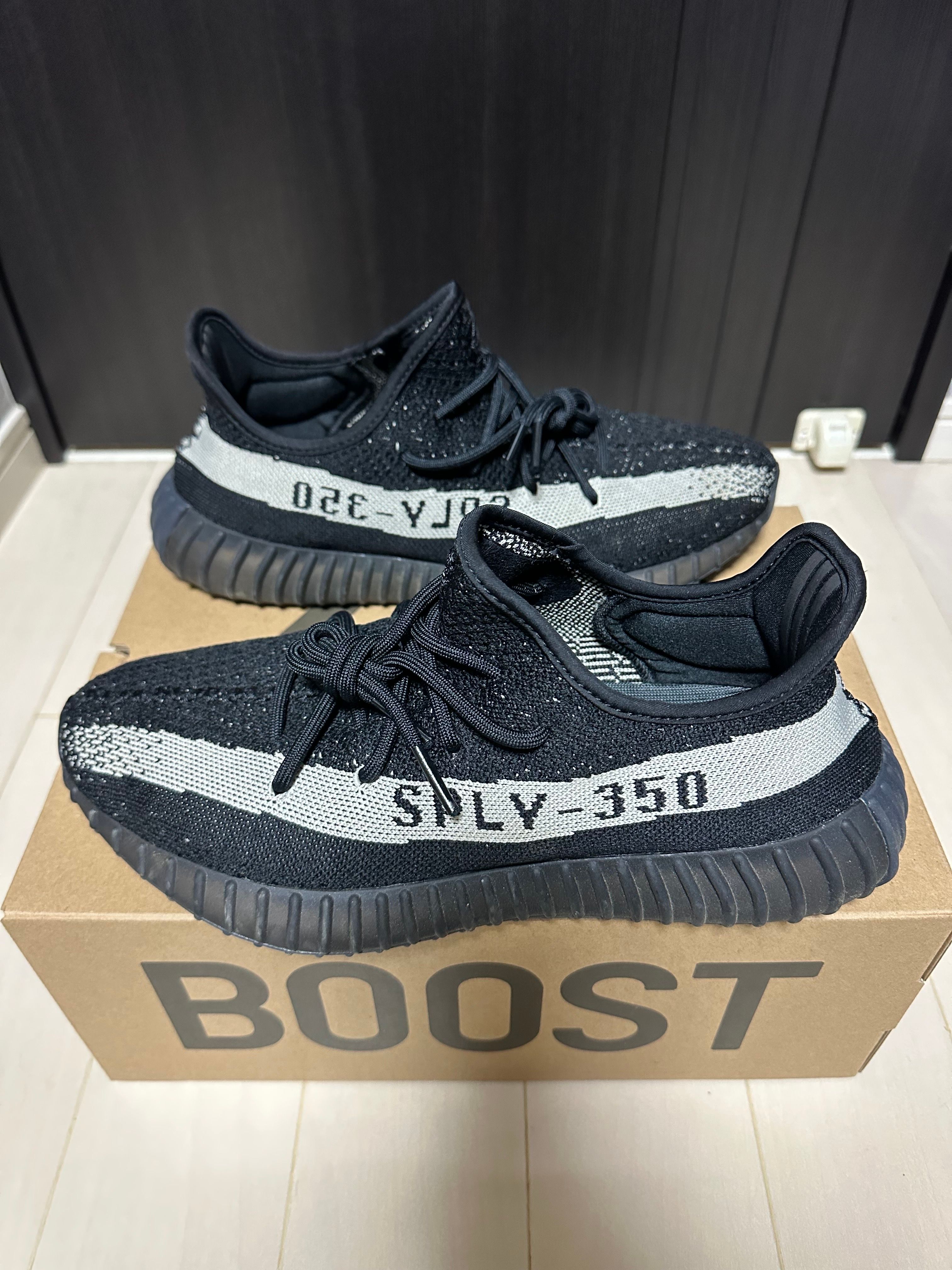 adidas YEEZY Boost 350 V2 "Oreo"