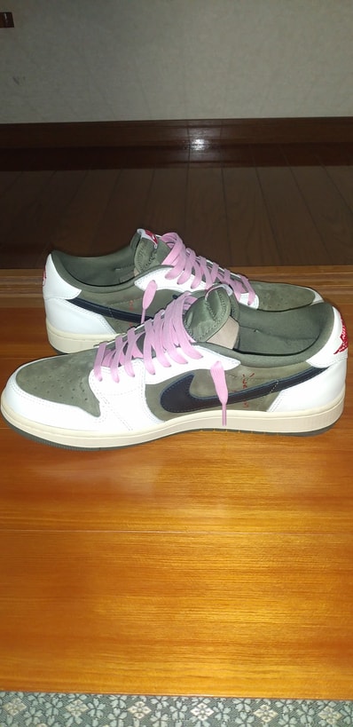 Travis Scott × Nike Air Jordan 1 Low OG SP "Reverse Olive"