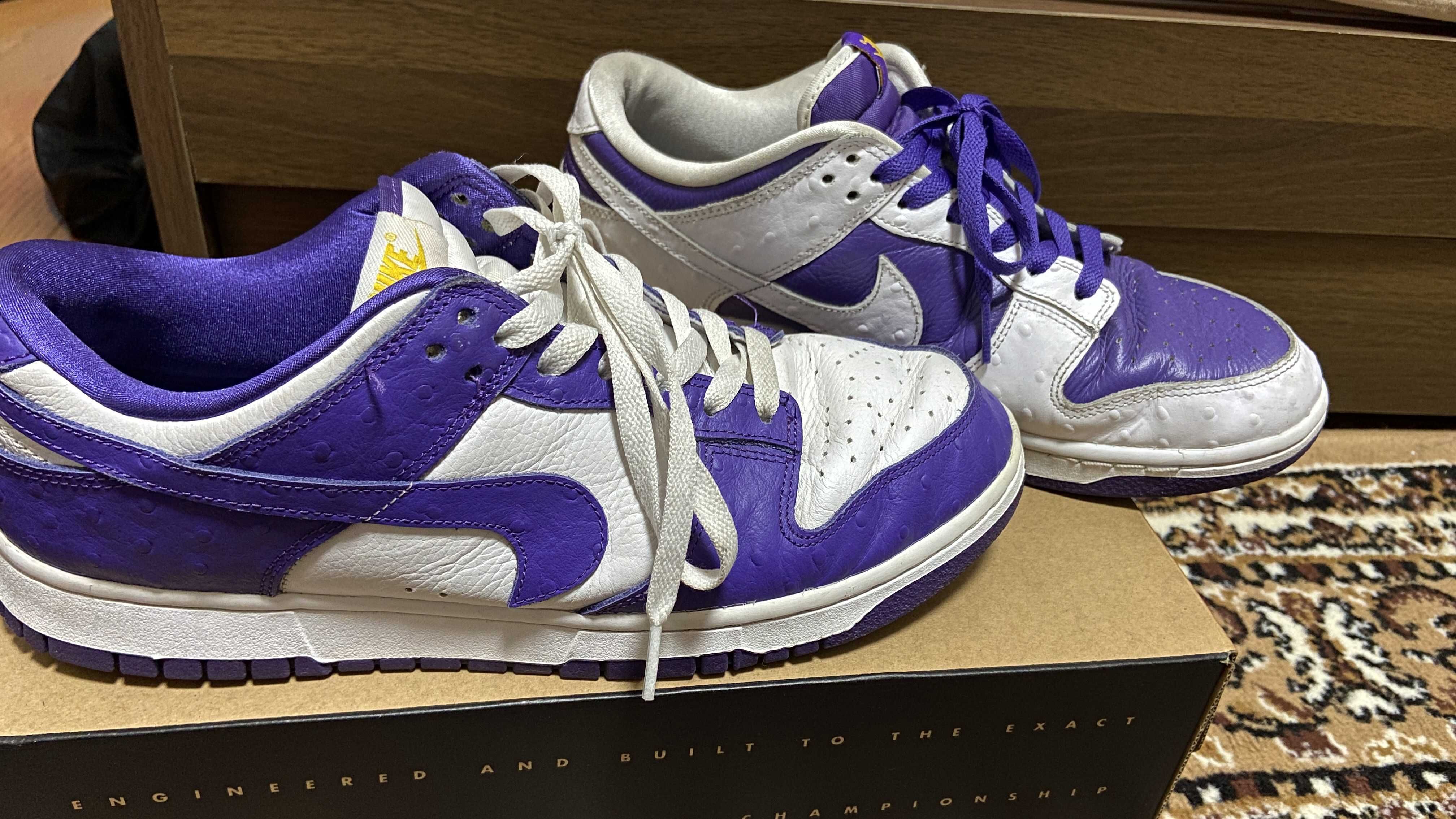 Nike Women's Dunk Low "Made You Look"