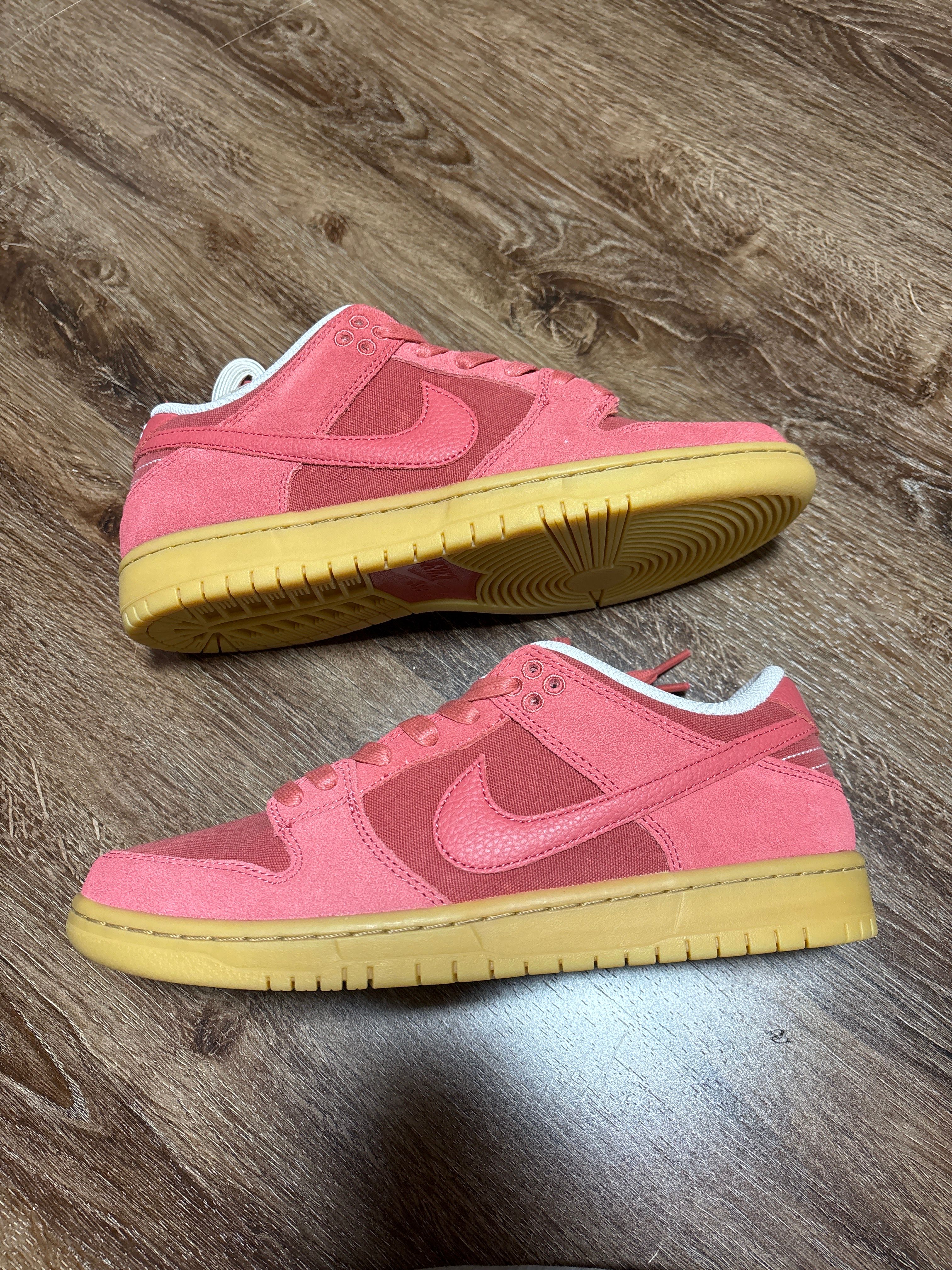 Nike SB Dunk Low "Adobe"