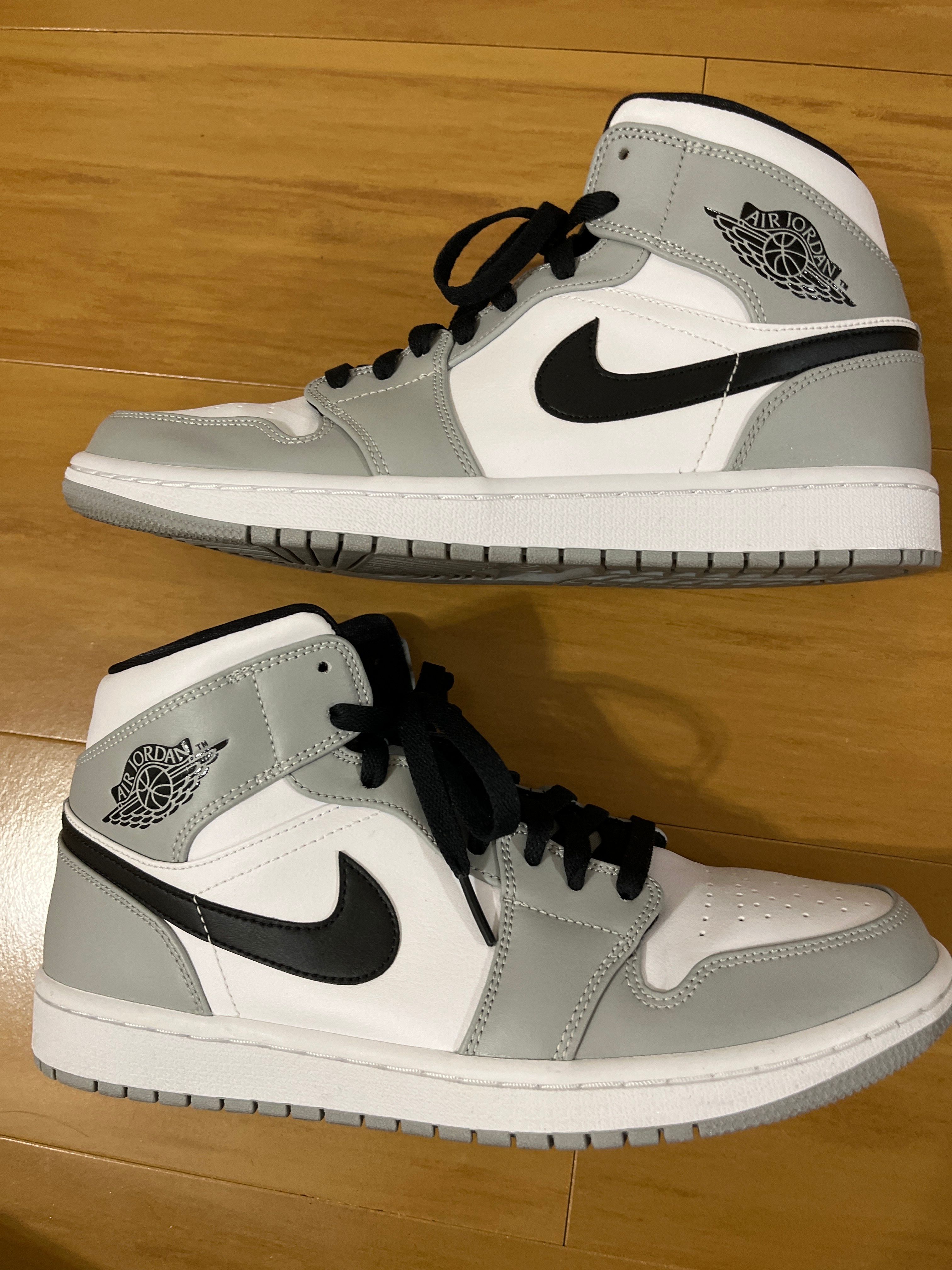 Nike Air Jordan 1 Mid "Light Smoke Grey/White/Black"