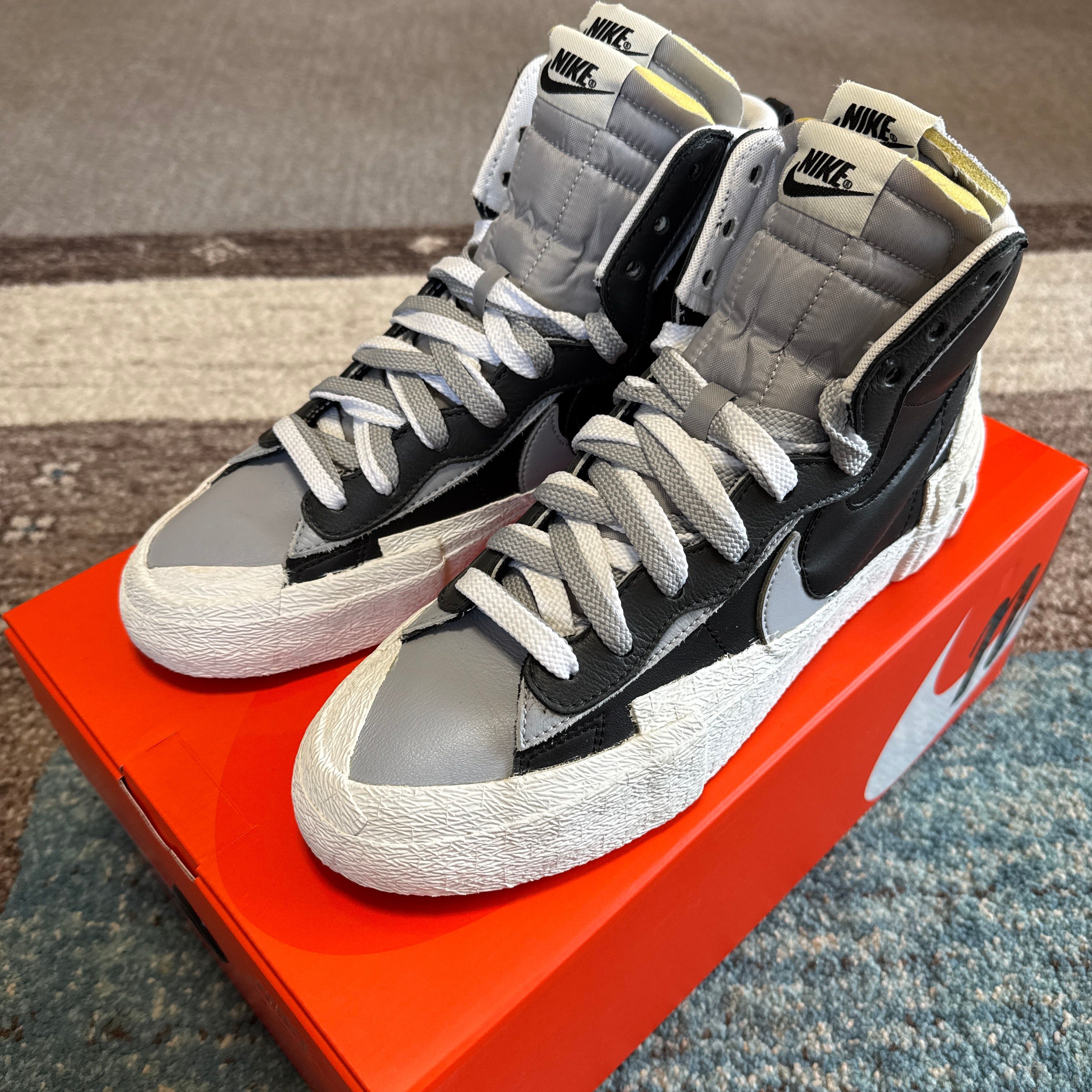 sacai × NIKE BLAZER MID "BLACK/WOLF GREY/WHITE"