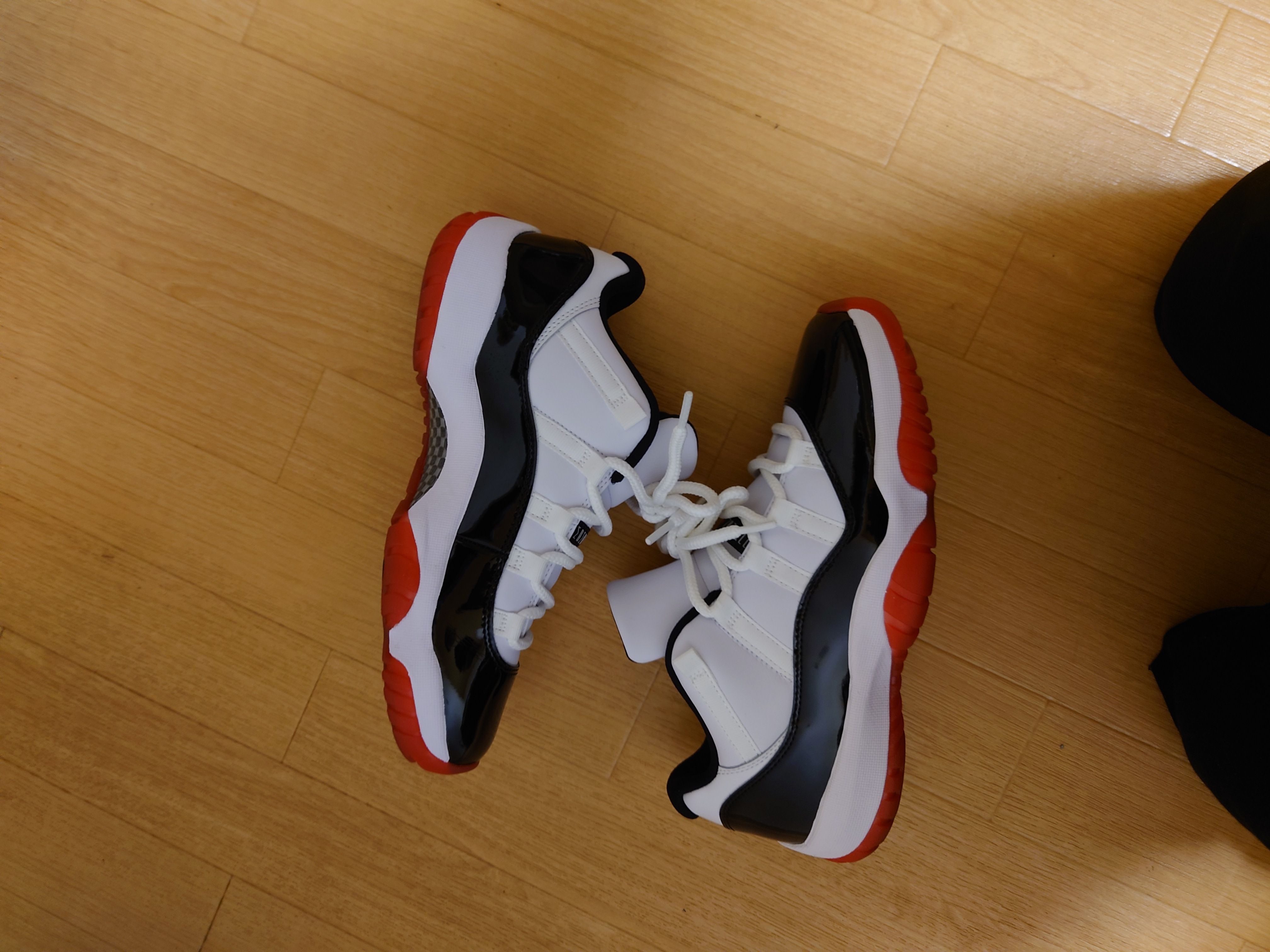 Nike Air Jordan 11 Low "Gym Red"