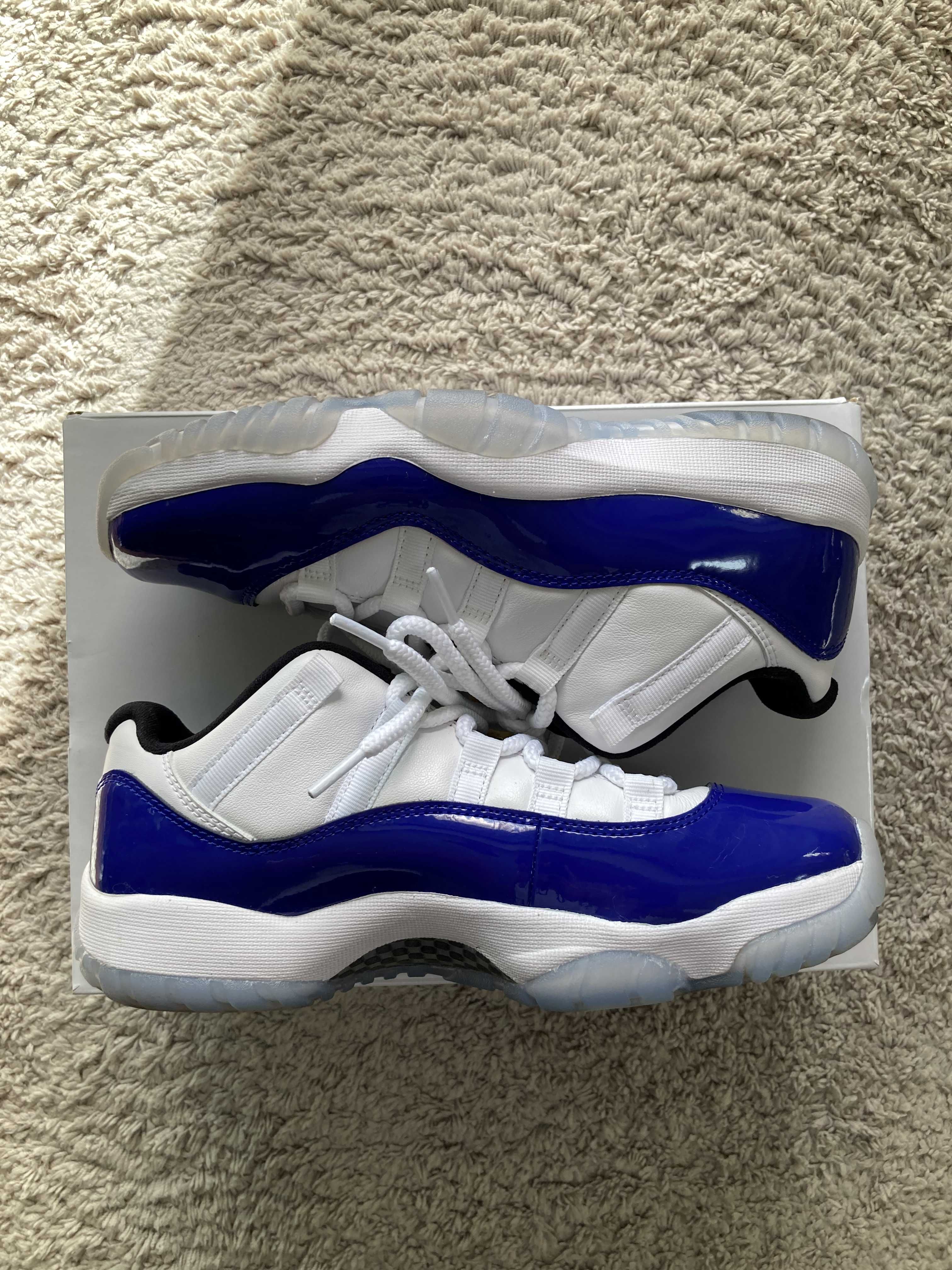  NIKE Women's AIR JORDAN 11 LOW "CONCORD SKETCH"