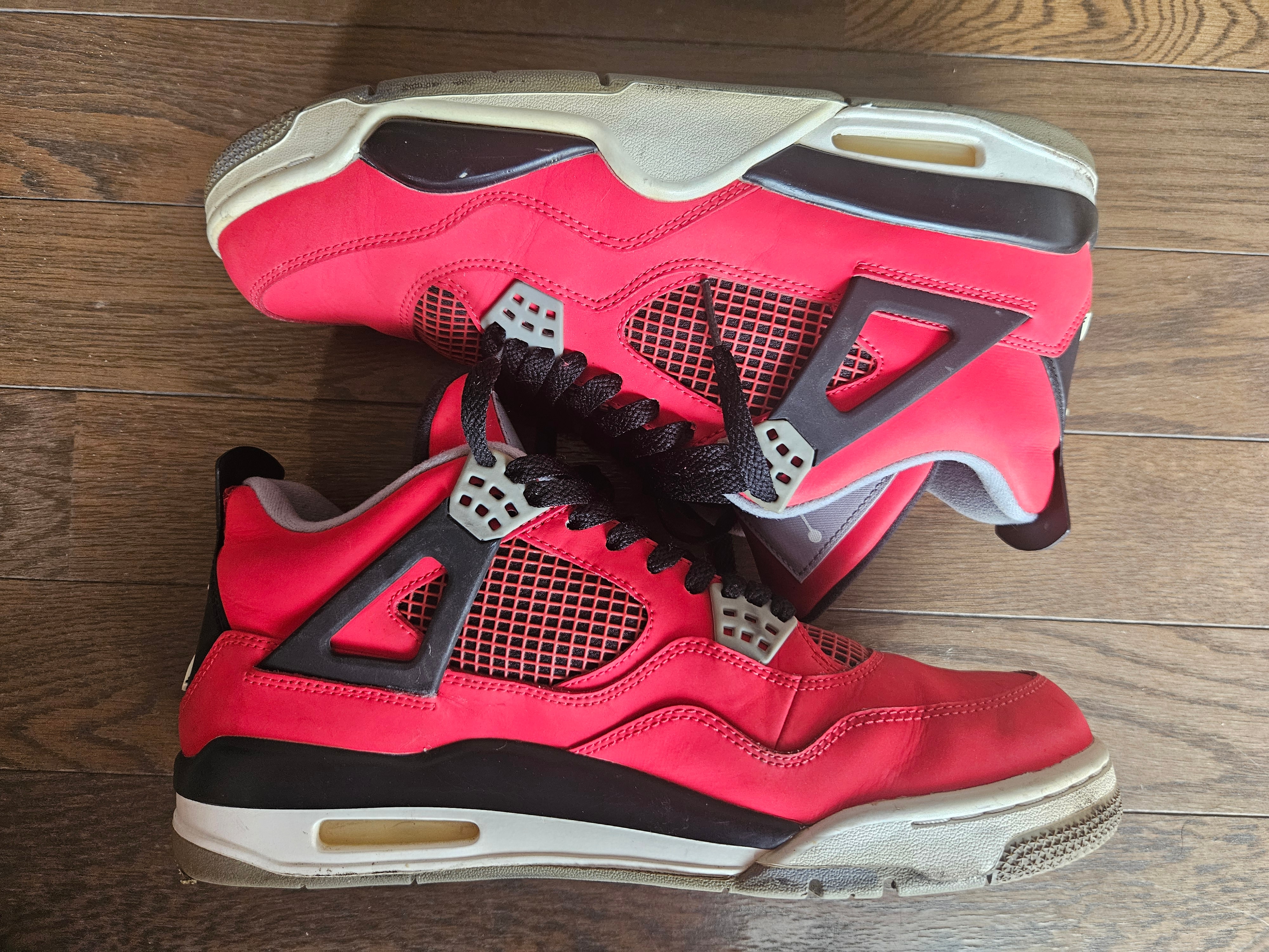 Nike Air Jordan 4 Retro "Toro Bravo"