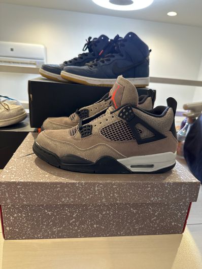 Nike Air Jordan 4 "Taupe Haze"