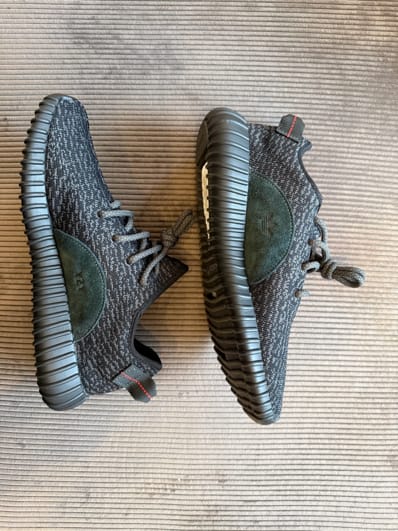 adidas YEEZY Boost 350 "Pirate Black" (2022/2023/2024)