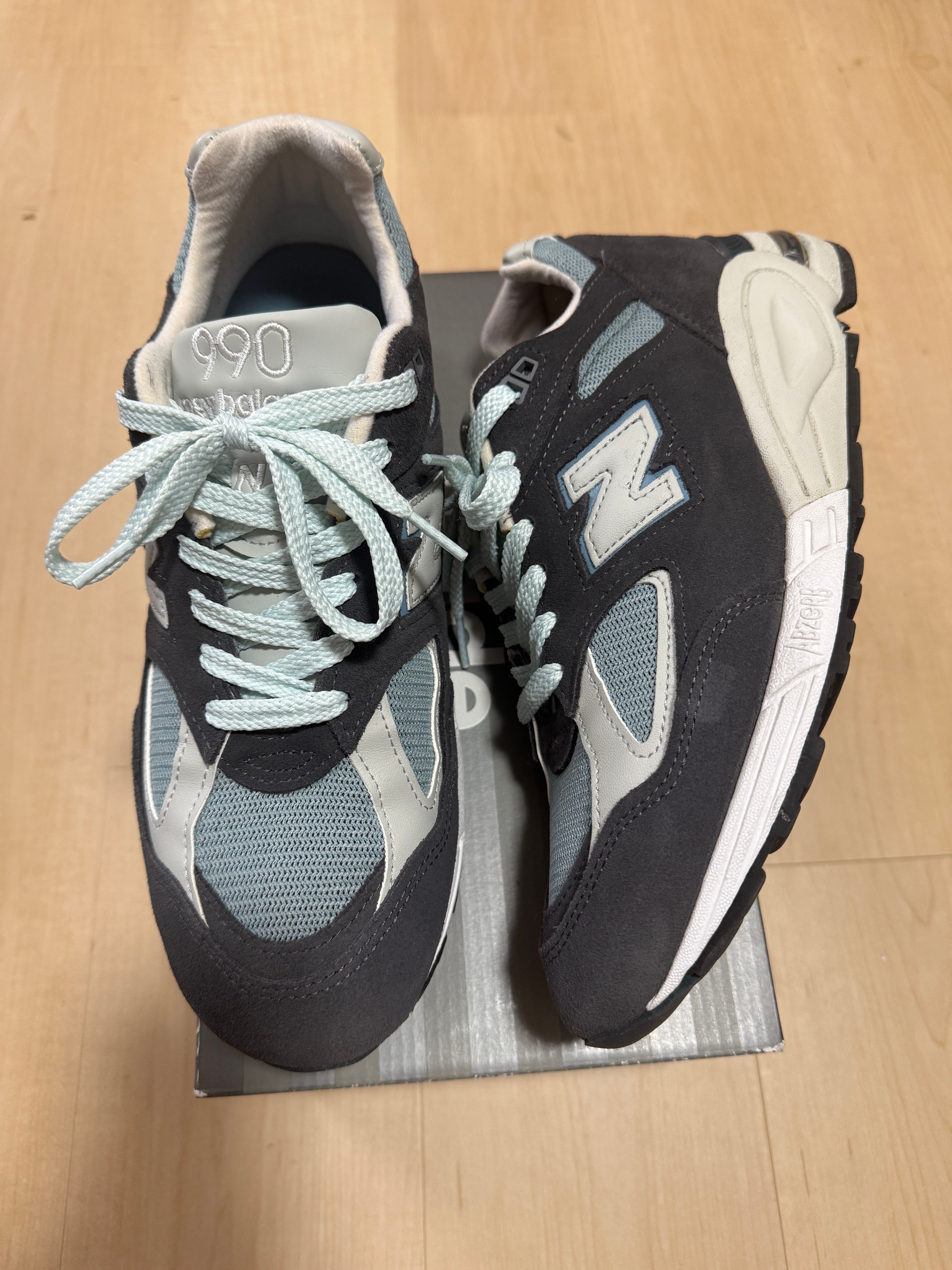 KITH Ronnie Fieg × New Balance 990V2 "Steel Blue"