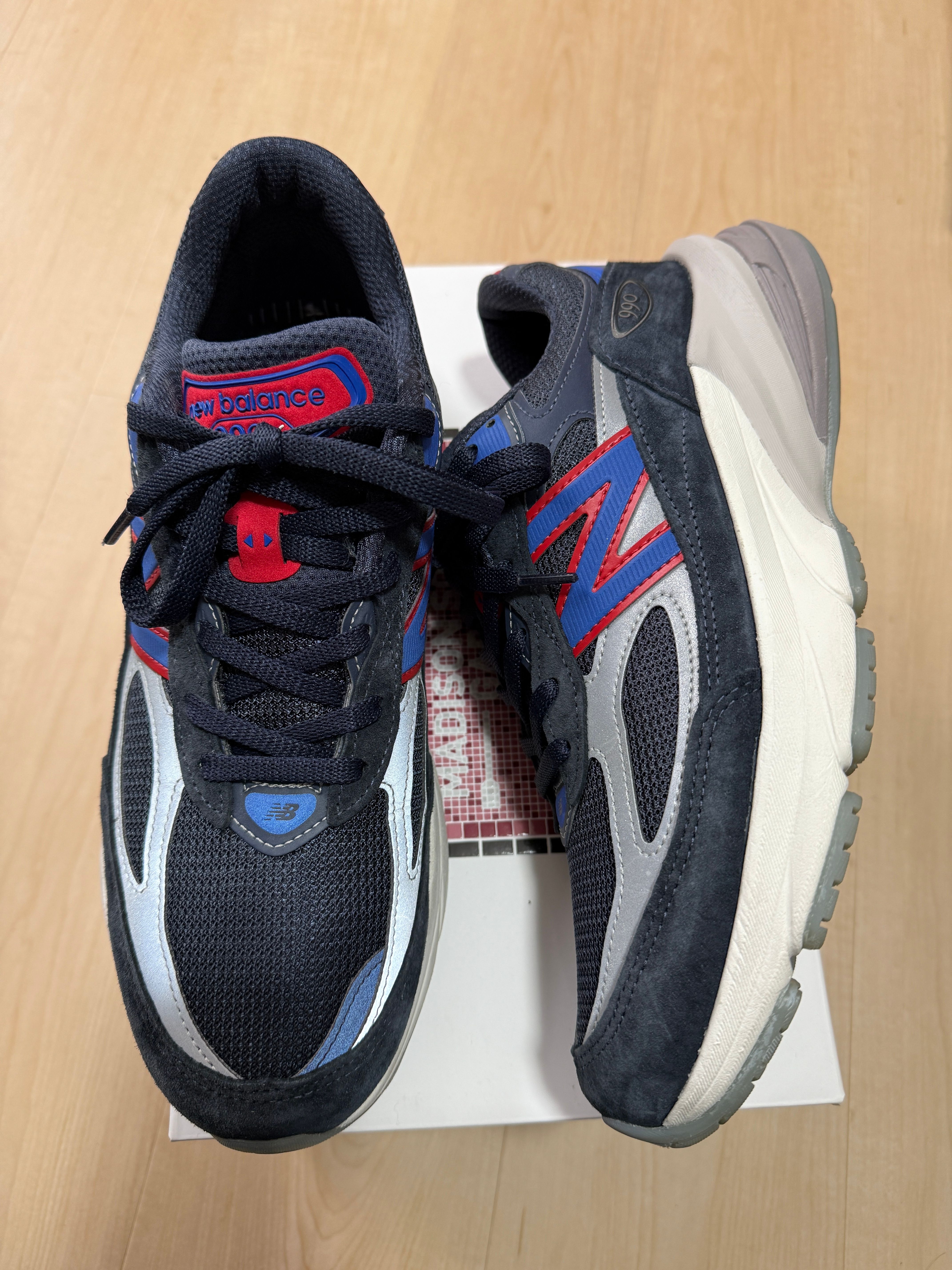 KITH × New Balance 990V6 Madison Square Garden "Navy"