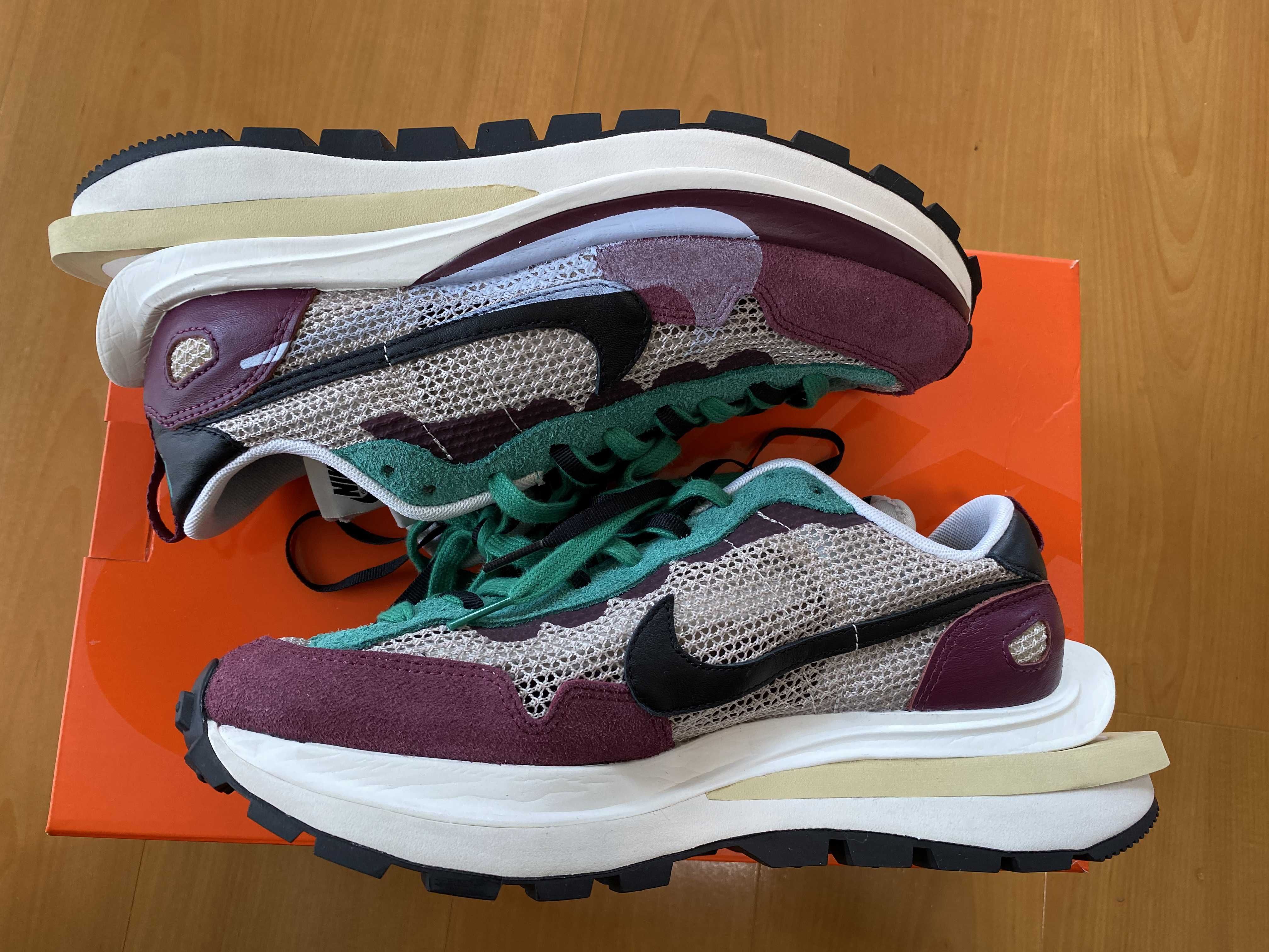 sacai × Nike Vapor Waffle "String/Red/Green"