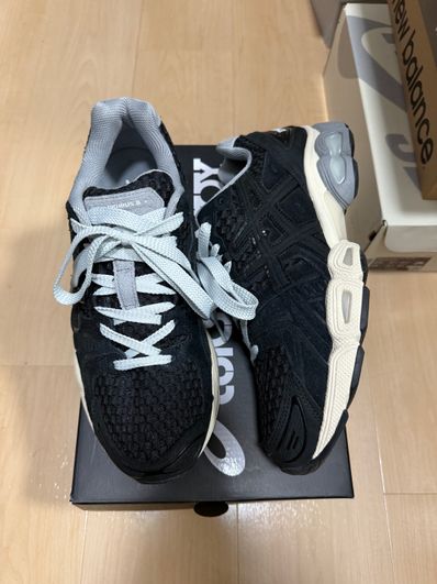 ENNOY × Asics Gel-Nimbus 9 "Black/Sheet Rock" (1201A986-002)