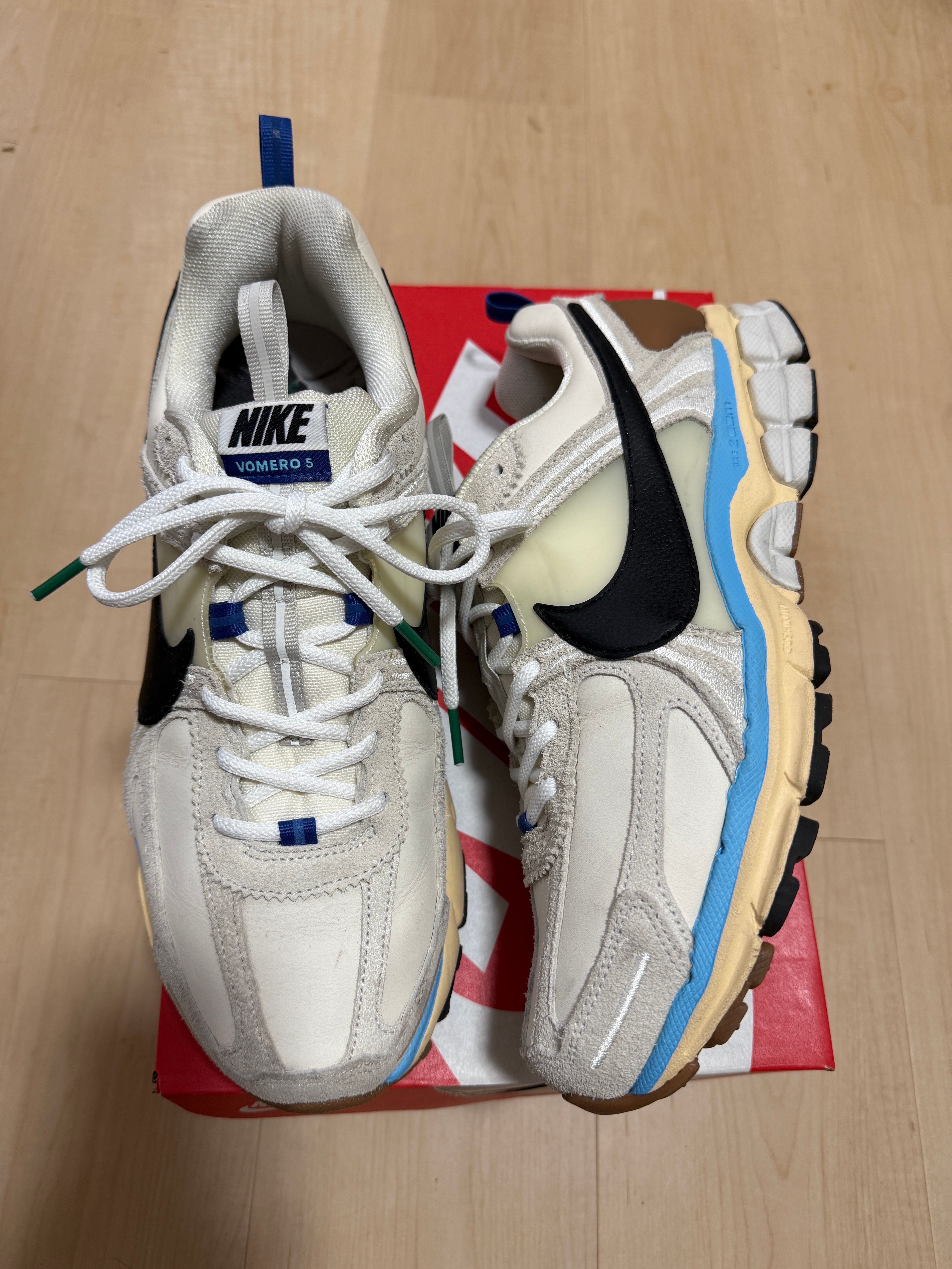 Nike Women's Zoom Vomero 5 Premium "Designed by Japan"