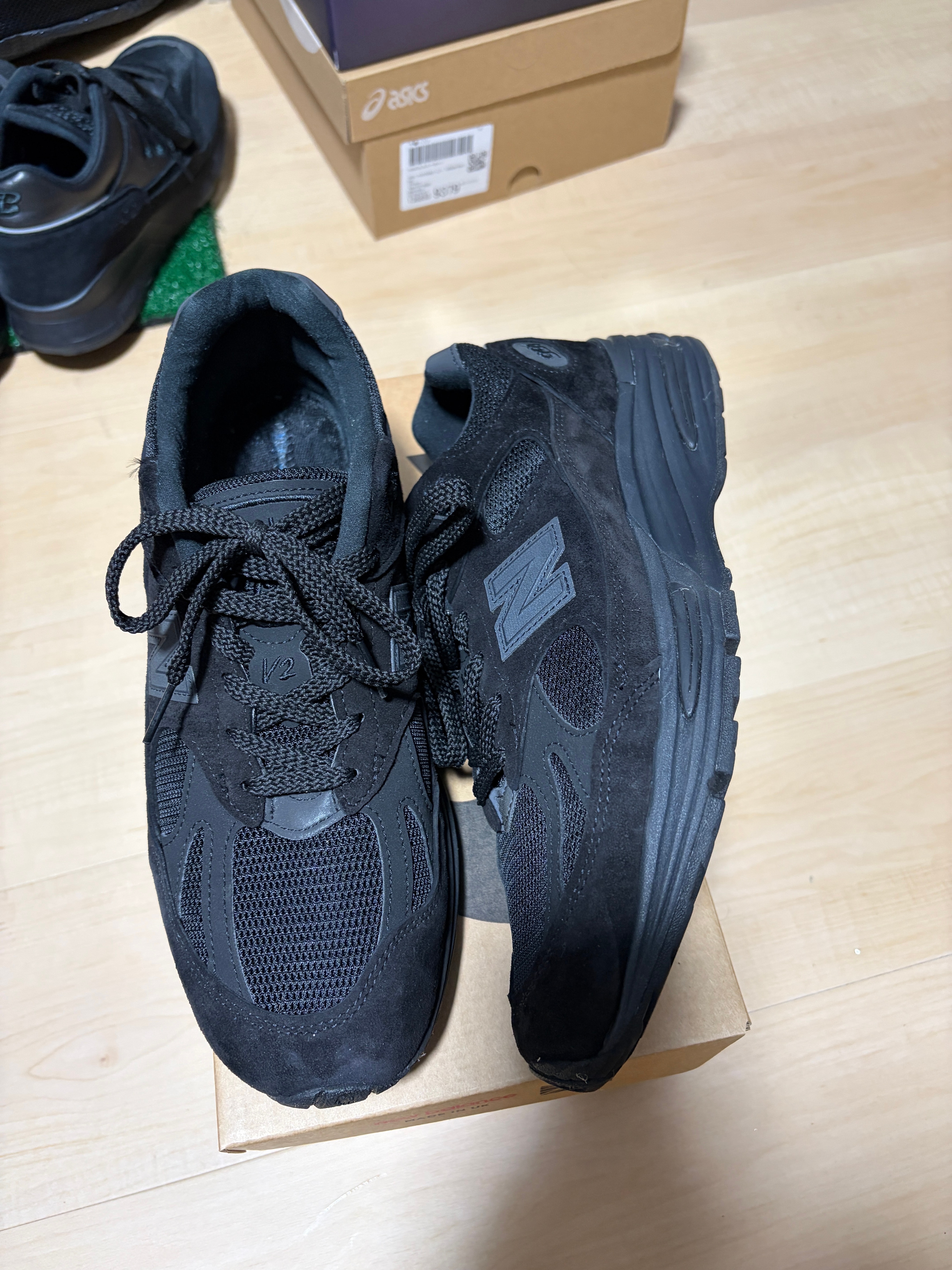 New Balance 991V2 "Triple Black"