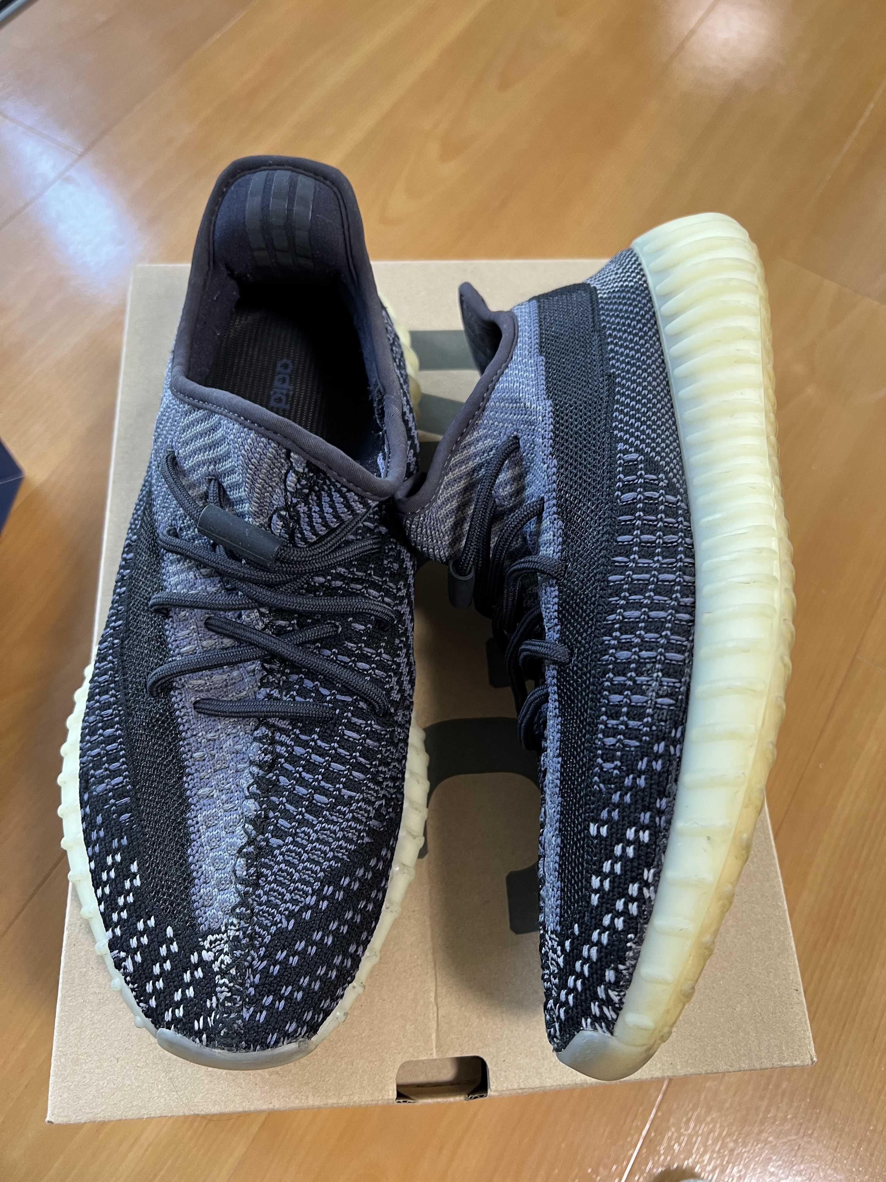 adidas YEEZY Boost 350V2 "Carbon"