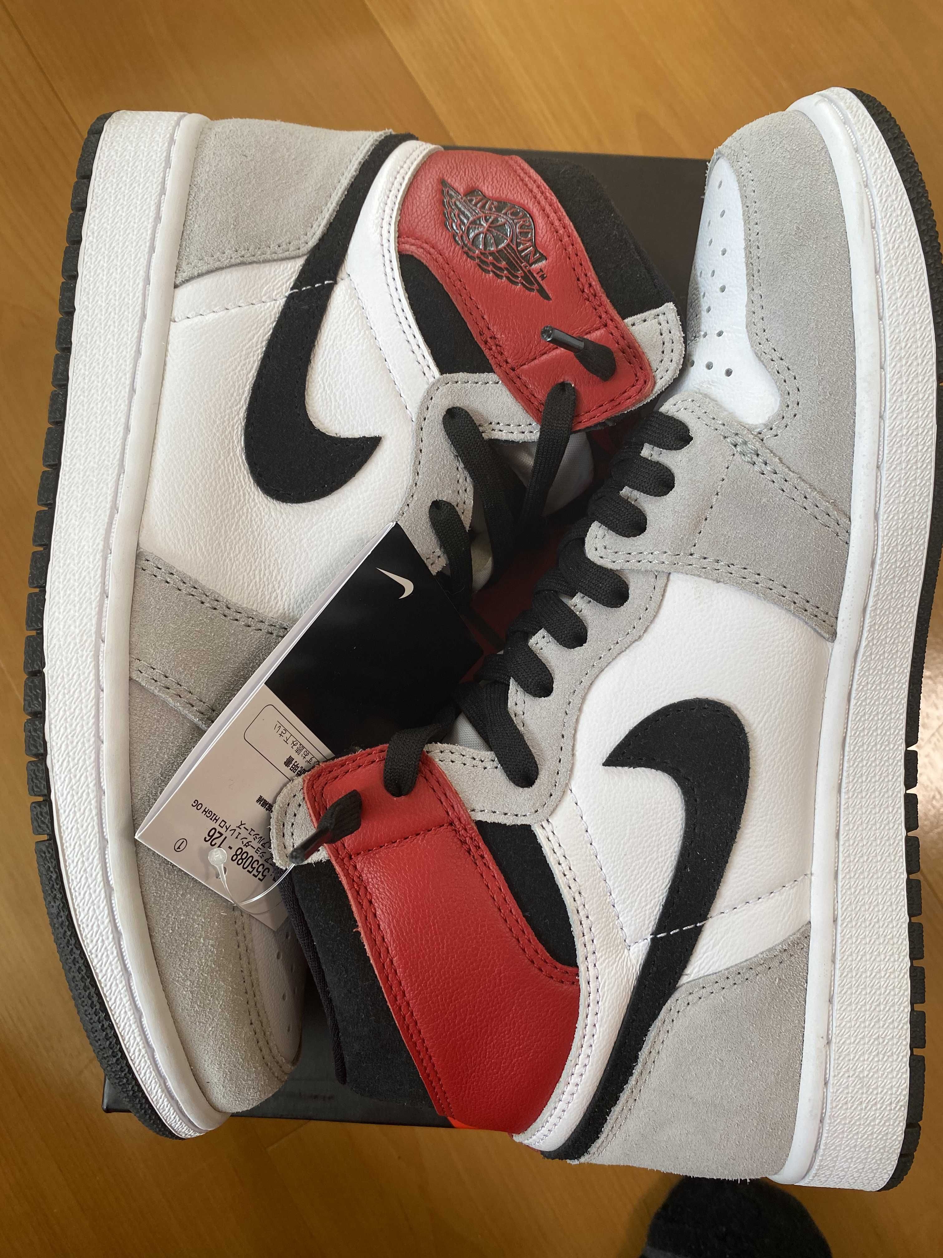 Nike Air Jordan 1 High OG "White/Black/Light Smoke Grey"