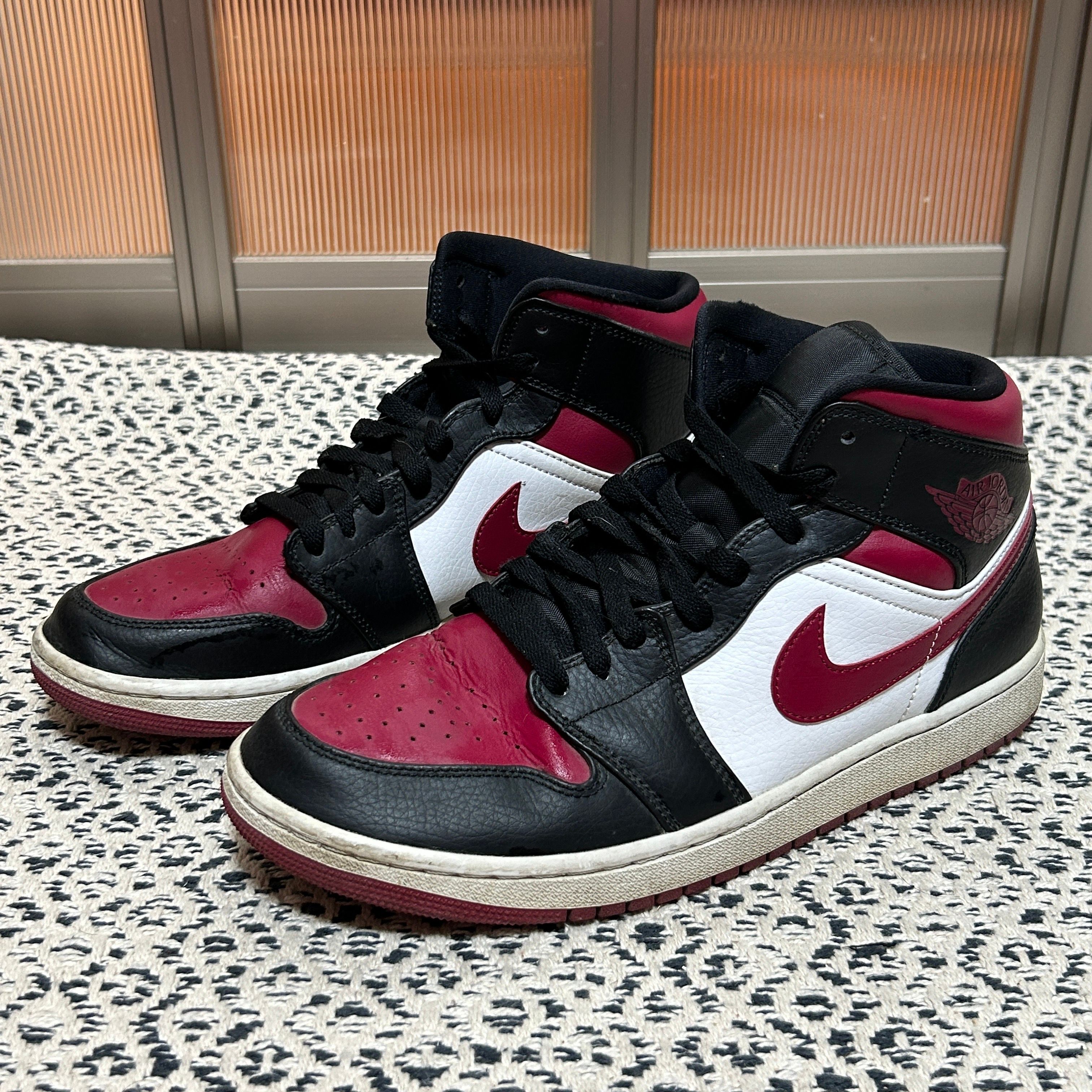 NIKE AIR JORDAN 1 MID "BLACK/RED/WHITE"