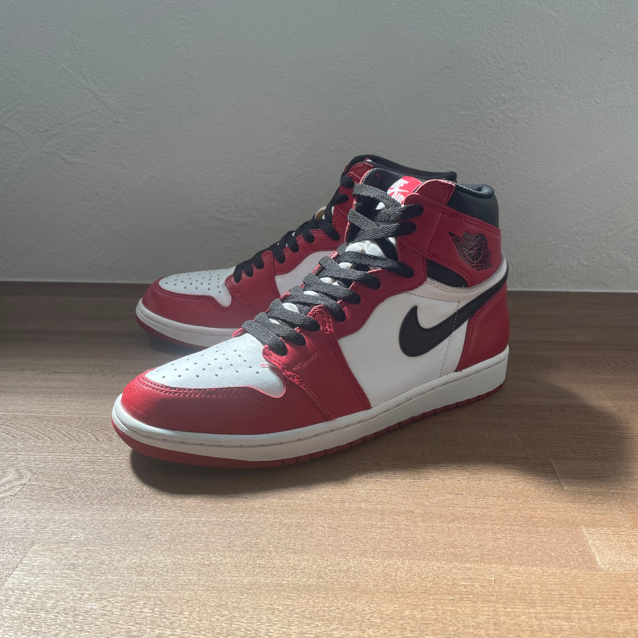 Nike Air Jordan 1 Retro High "Chicago" (2015)