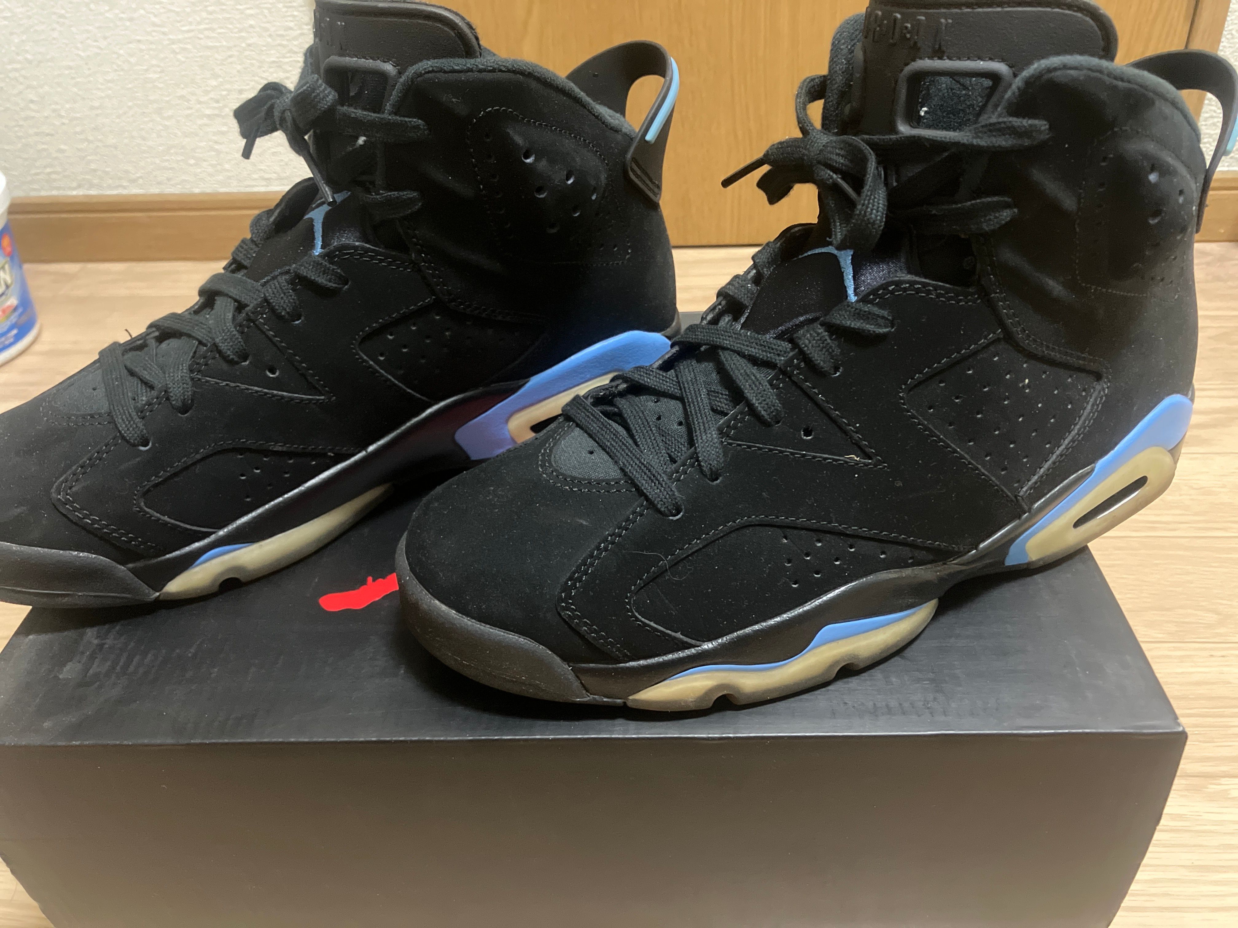 NIKE AIR JORDAN 6 RETRO "UNC"