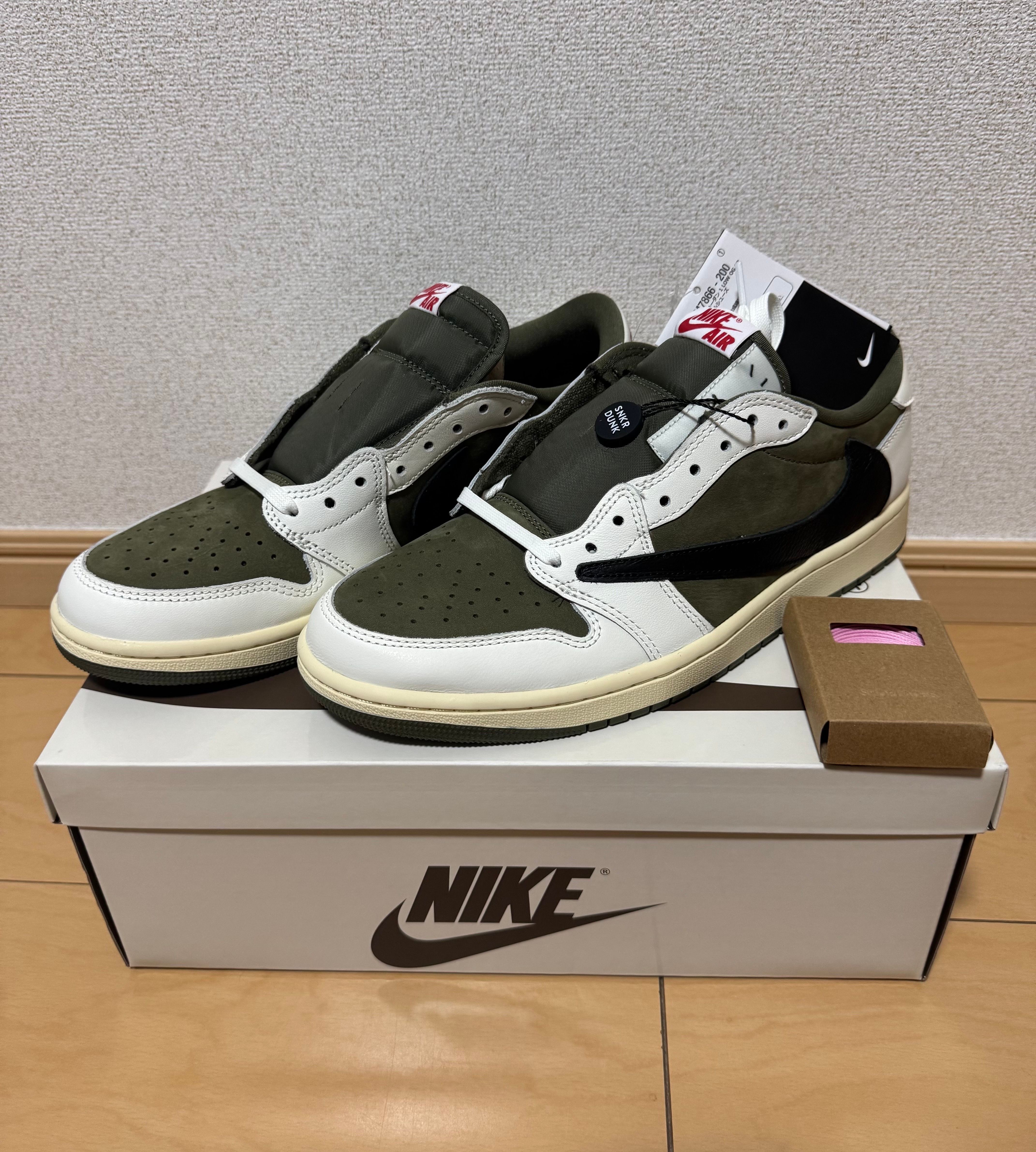 Travis Scott × Nike Air Jordan 1 Low OG SP "Reverse Olive"