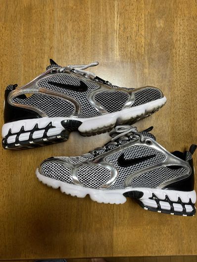 STUSSY × NIKE AIR ZOOM SPIRIDON CAGED "PURE PLATINUM/BLACK-WHITE"