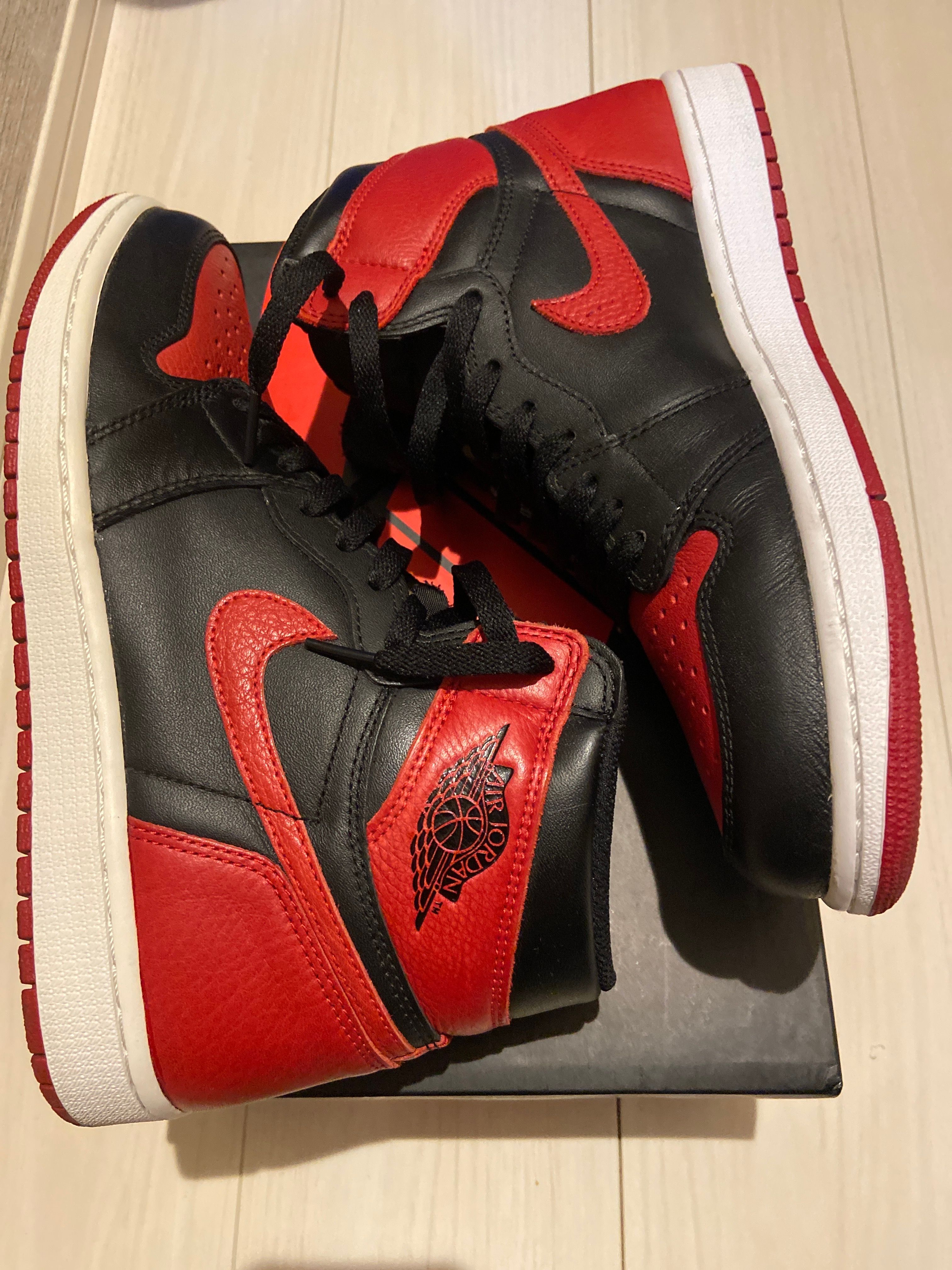Nike Air Jordan 1 Retro High OG "Bred/Banned" (2016)