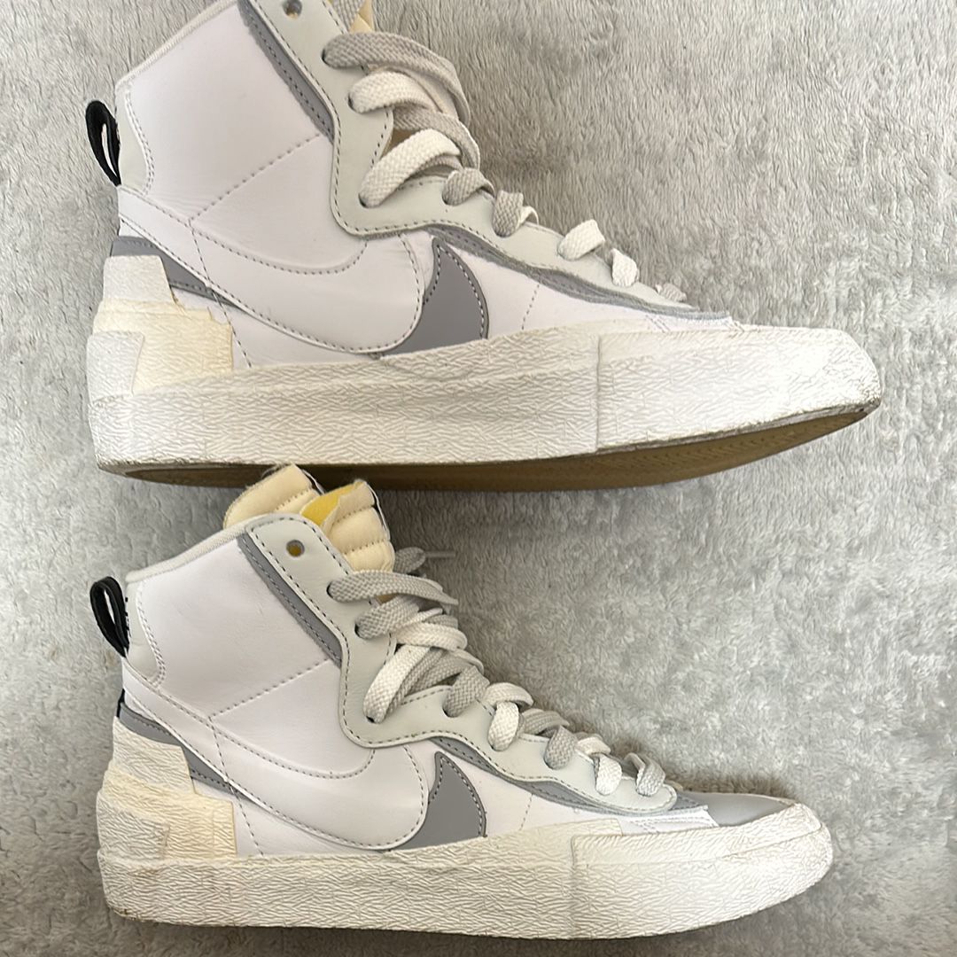 sacai × NIKE BLAZER MID "WHITE/WOLF GREY"