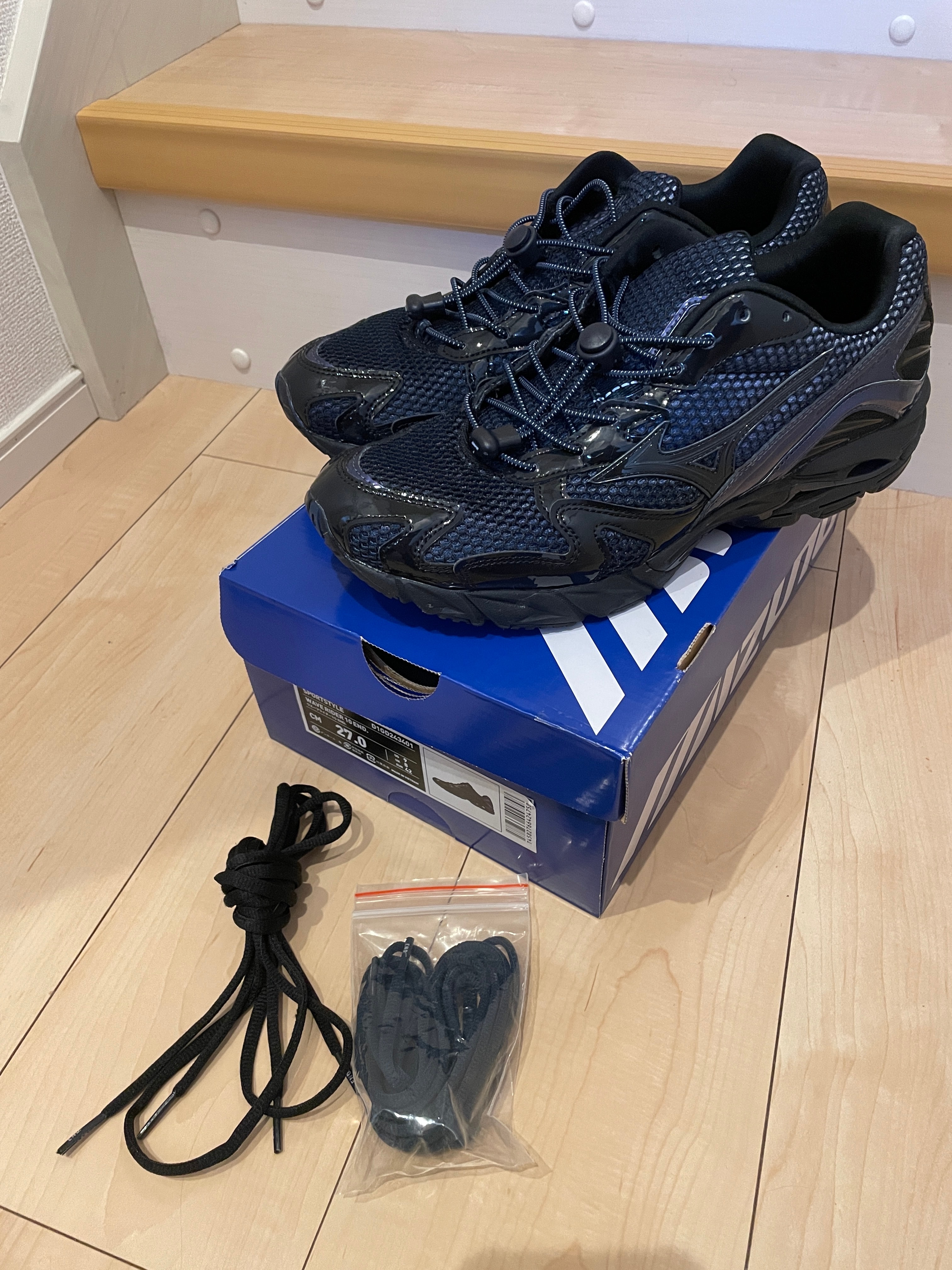END. × Mizuno Wave Rider 10 "North Sea"
