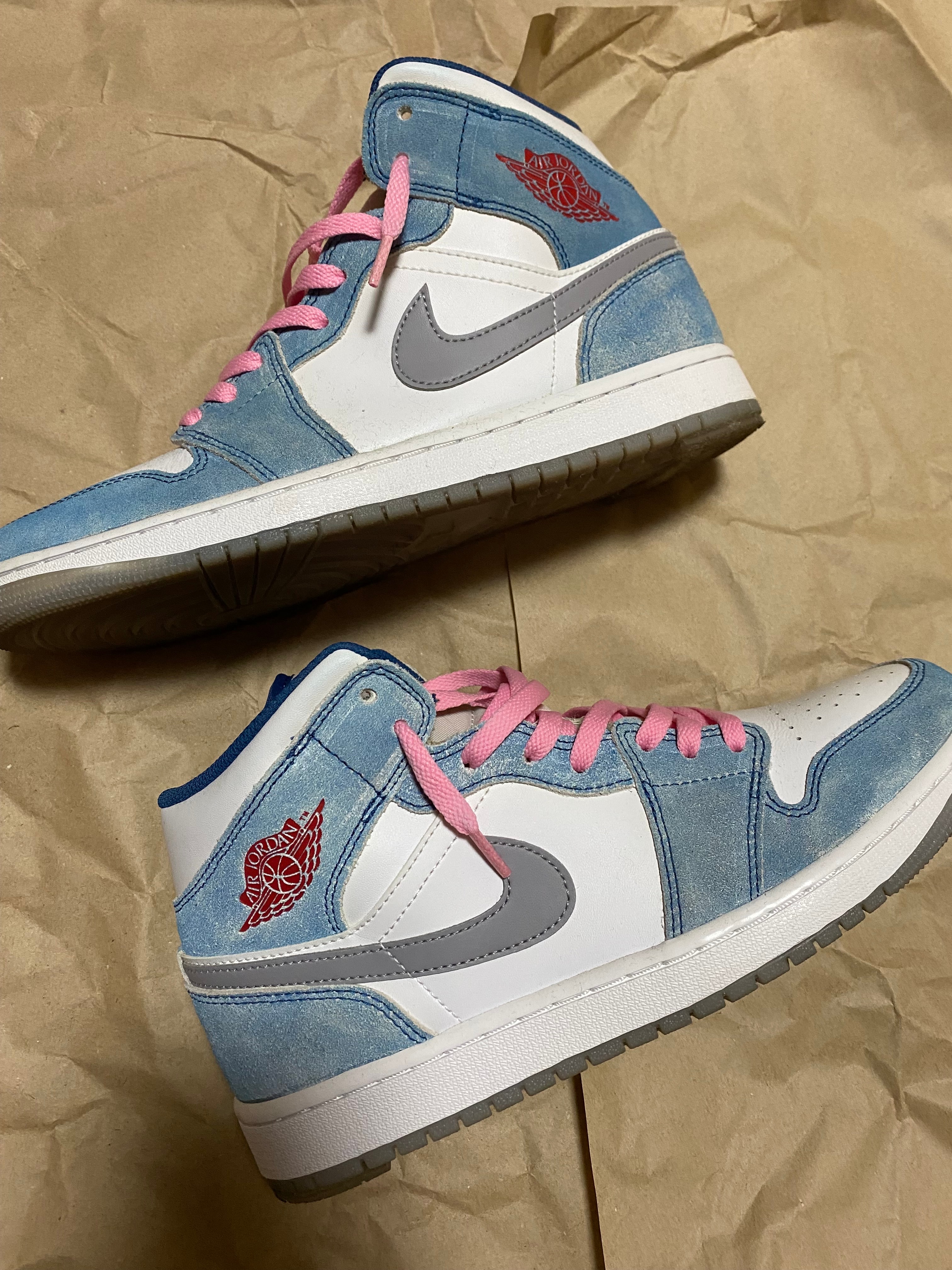 Nike Air Jordan 1 Mid SE "White/Hyper Royal/Red"