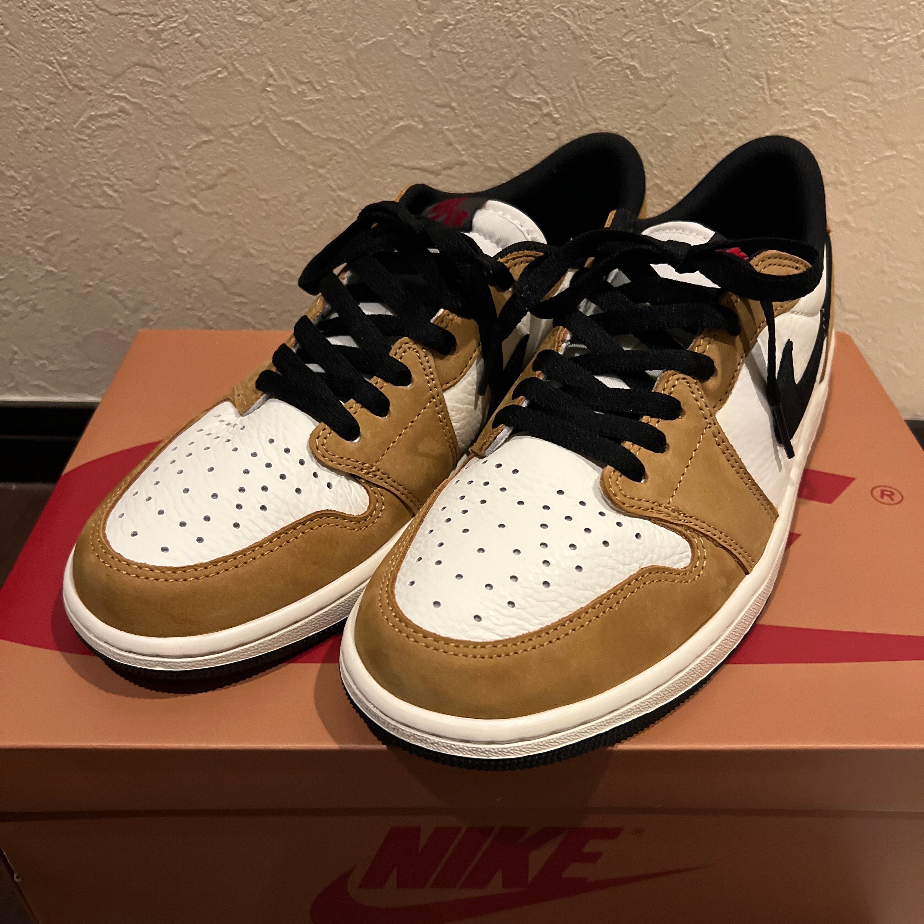 Nike Air Jordan 1 Low OG "Rookie of the Year/Sail and Golden Harvest"