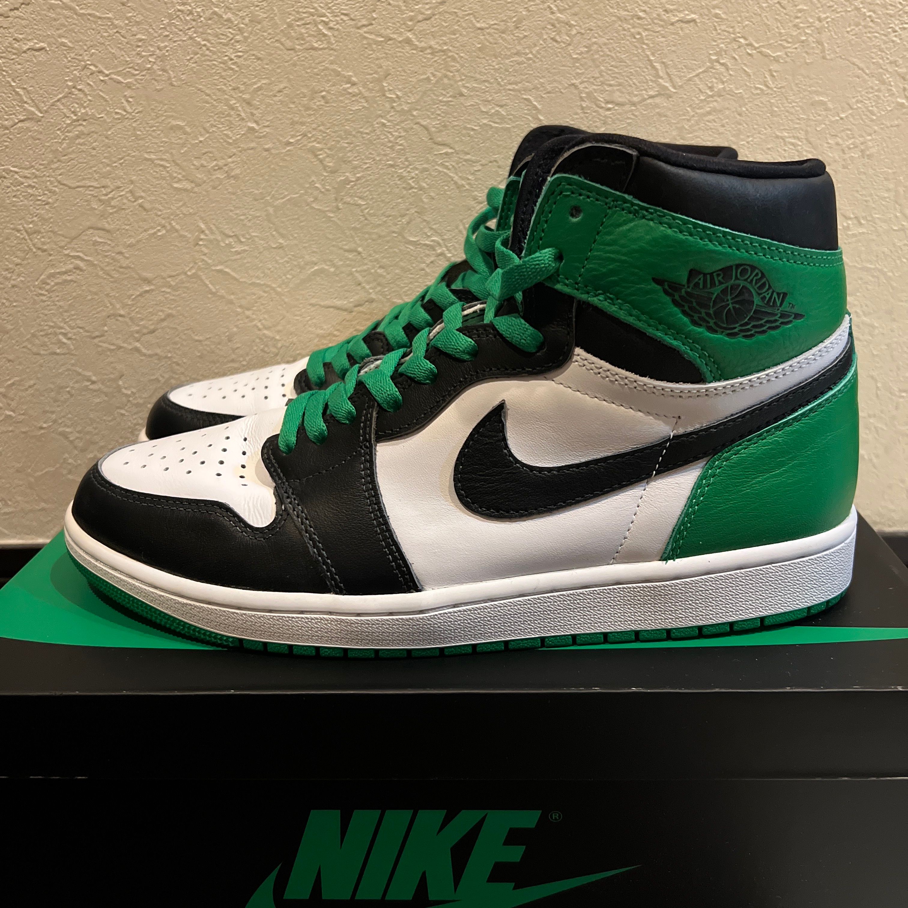 Nike Air Jordan 1 Retro High OG "Celtics/Black and Lucky Green" (2023)