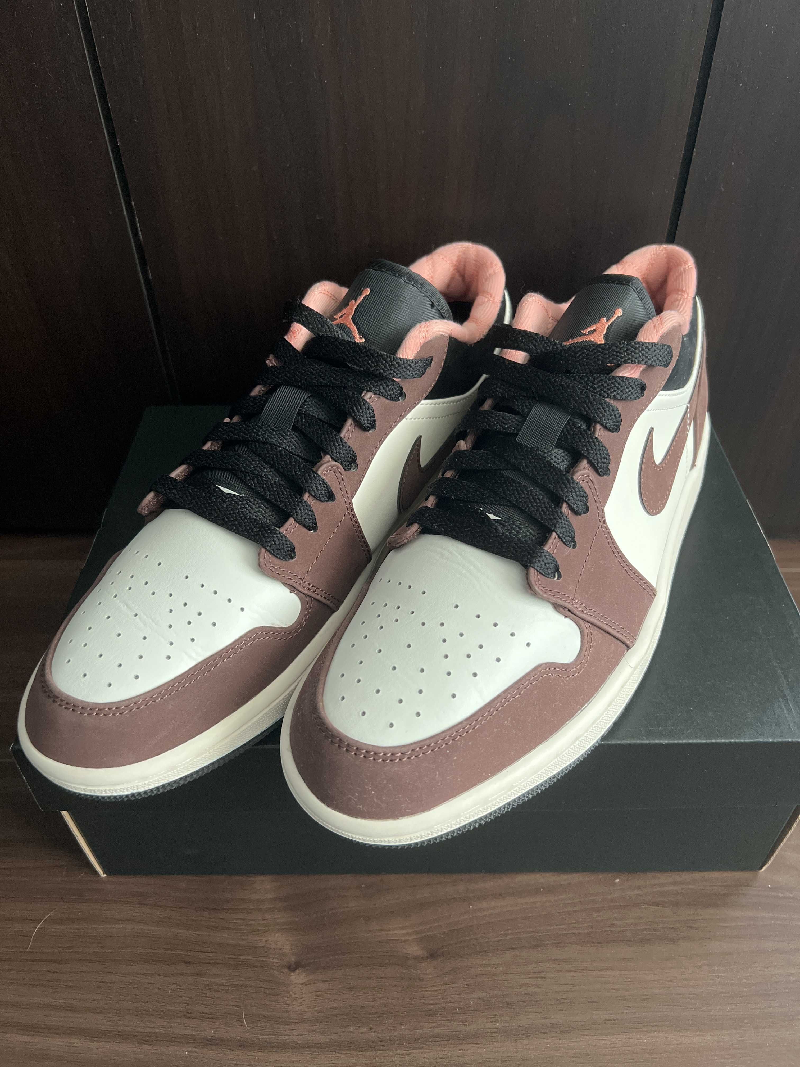 Nike Air Jordan 1 Low SE "Light Chocolate" / "Mocha Brown"