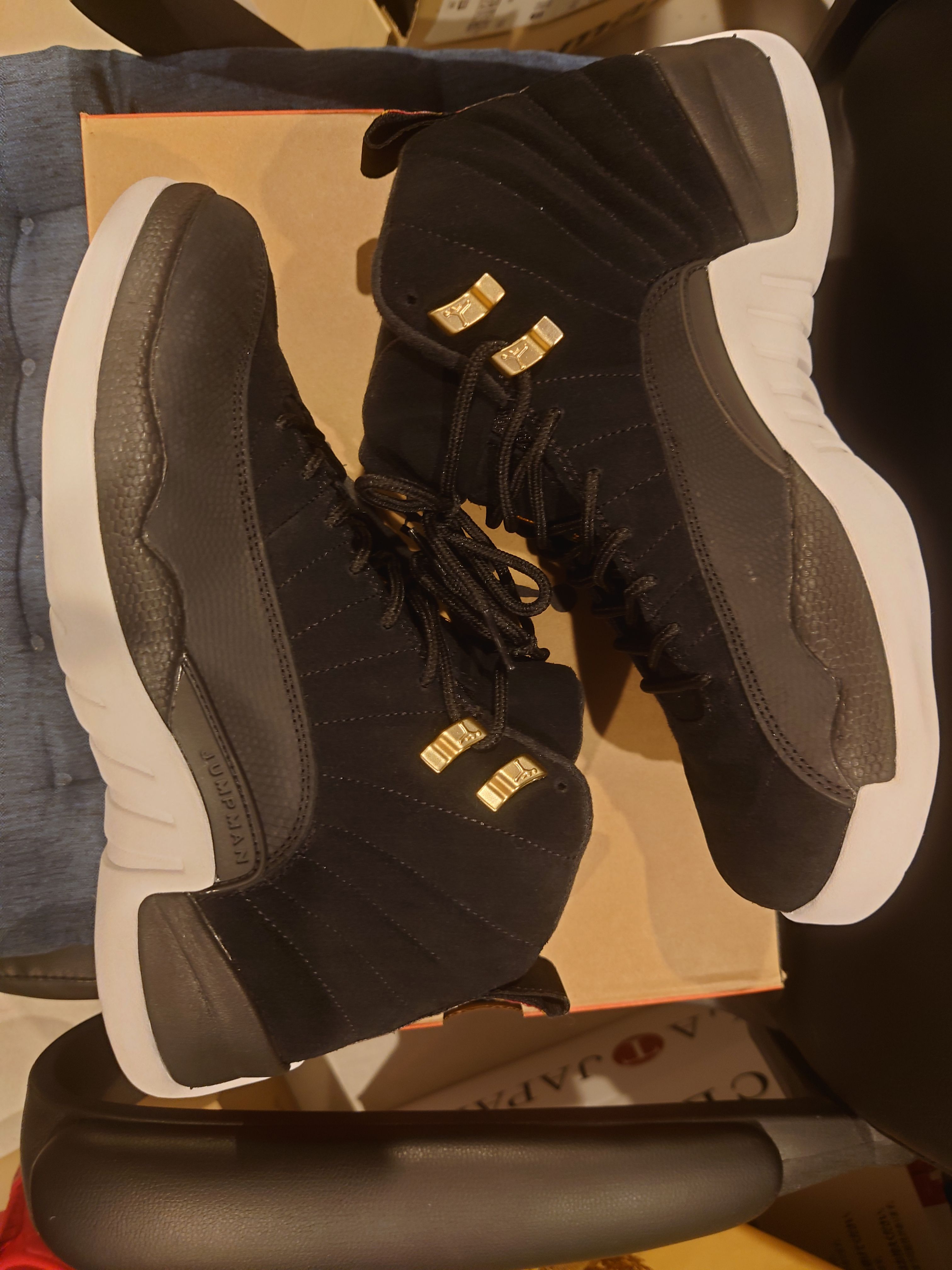 NIKE AIR JORDAN 12 "REVERSE TAXI"