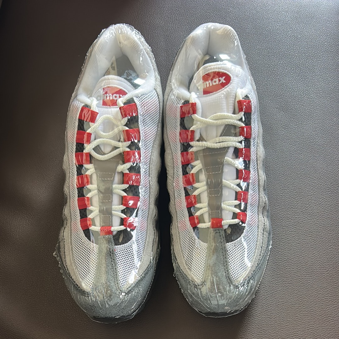 UNDEFEATED × Nike Air Max 95 SP "Fire Red" (Tokyo Exclusive) (Serial Numbered/600 pairs)