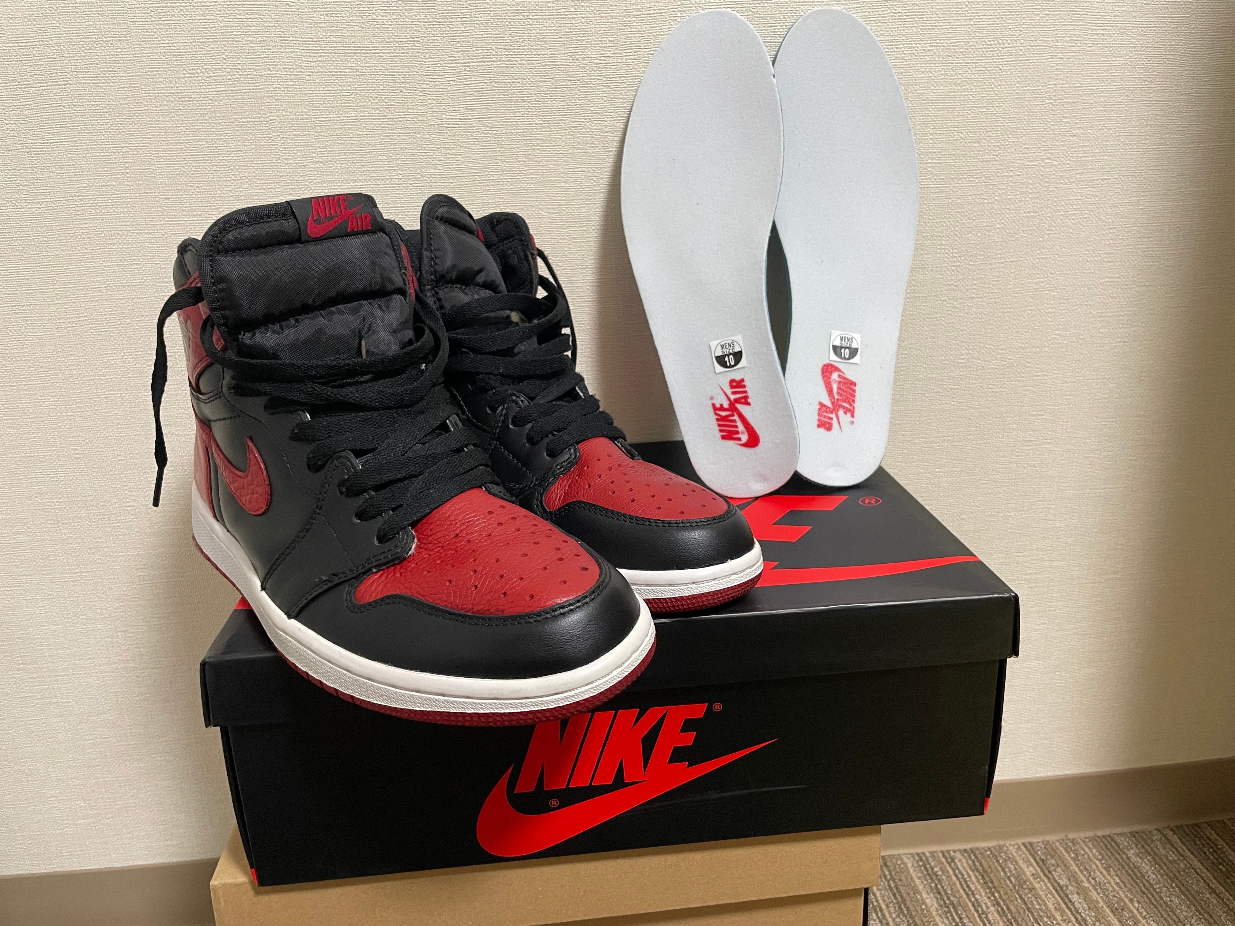 Nike Air Jordan 1 Retro High OG "Bred/Banned" (2016)