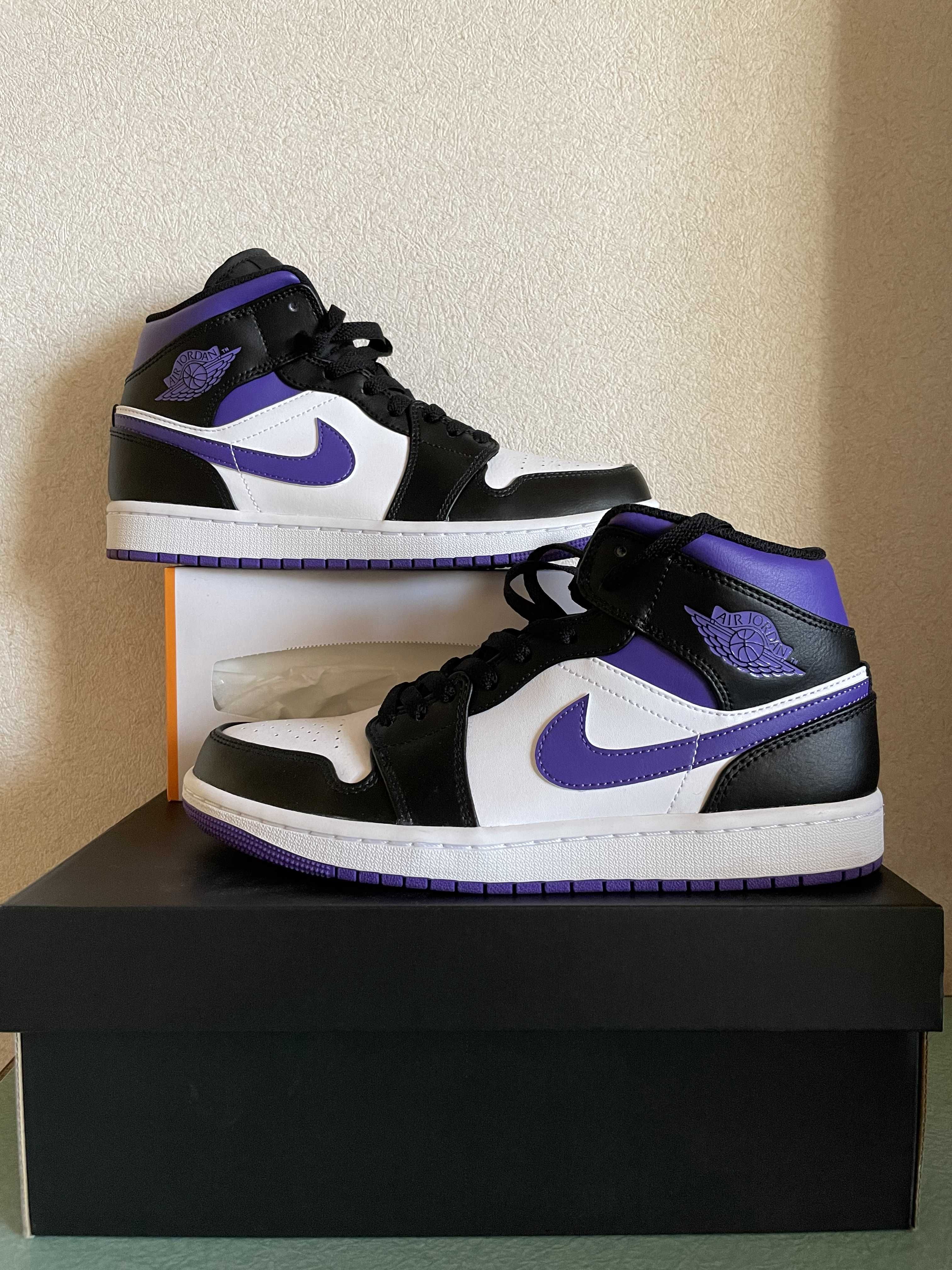 Nike Air Jordan 1 Mid "Black/Court Purple"