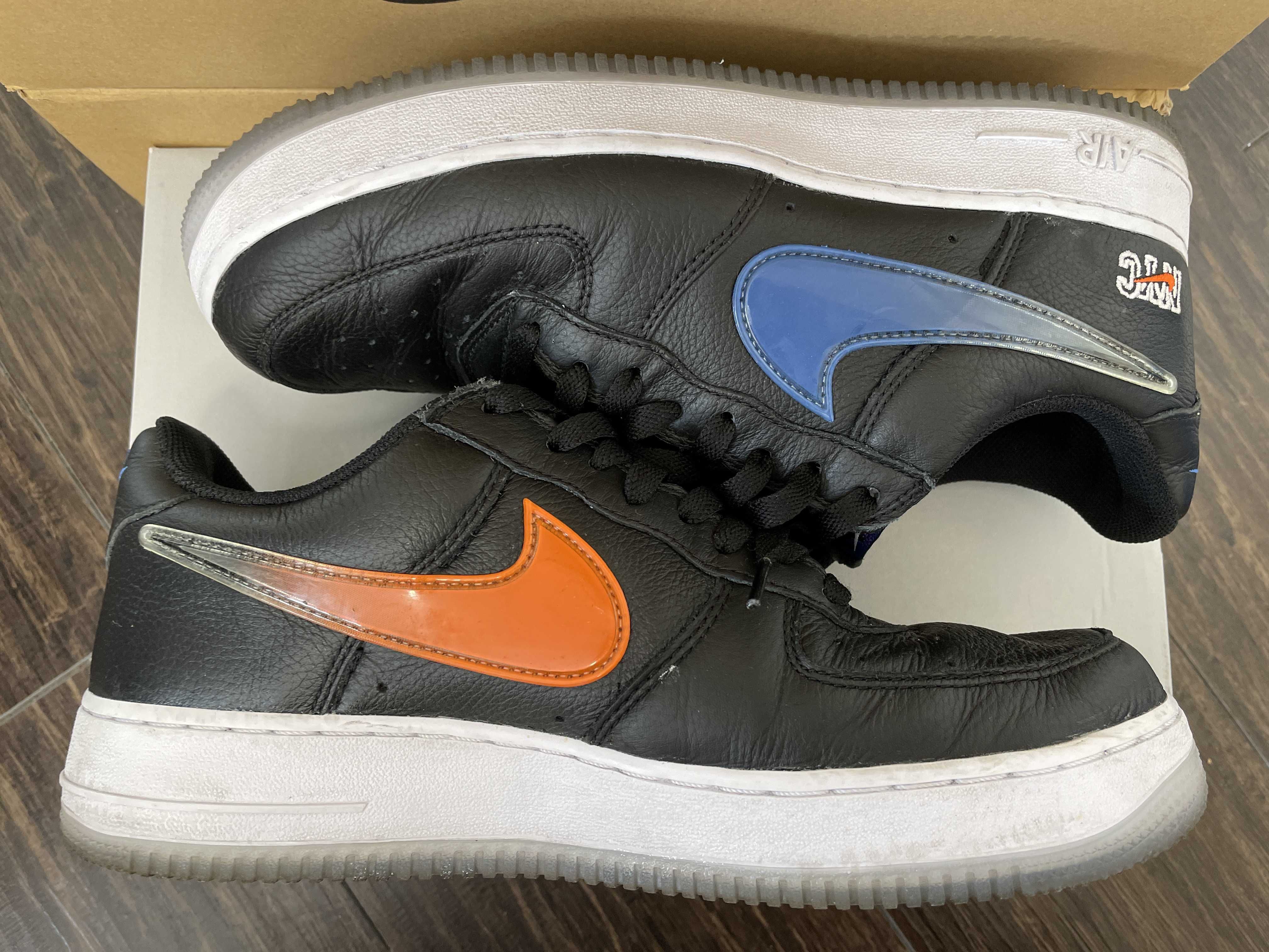 KITH × Nike Air Force 1 Low New York Knicks "Black/Brilliant Orange/Rush/Brilliant White"