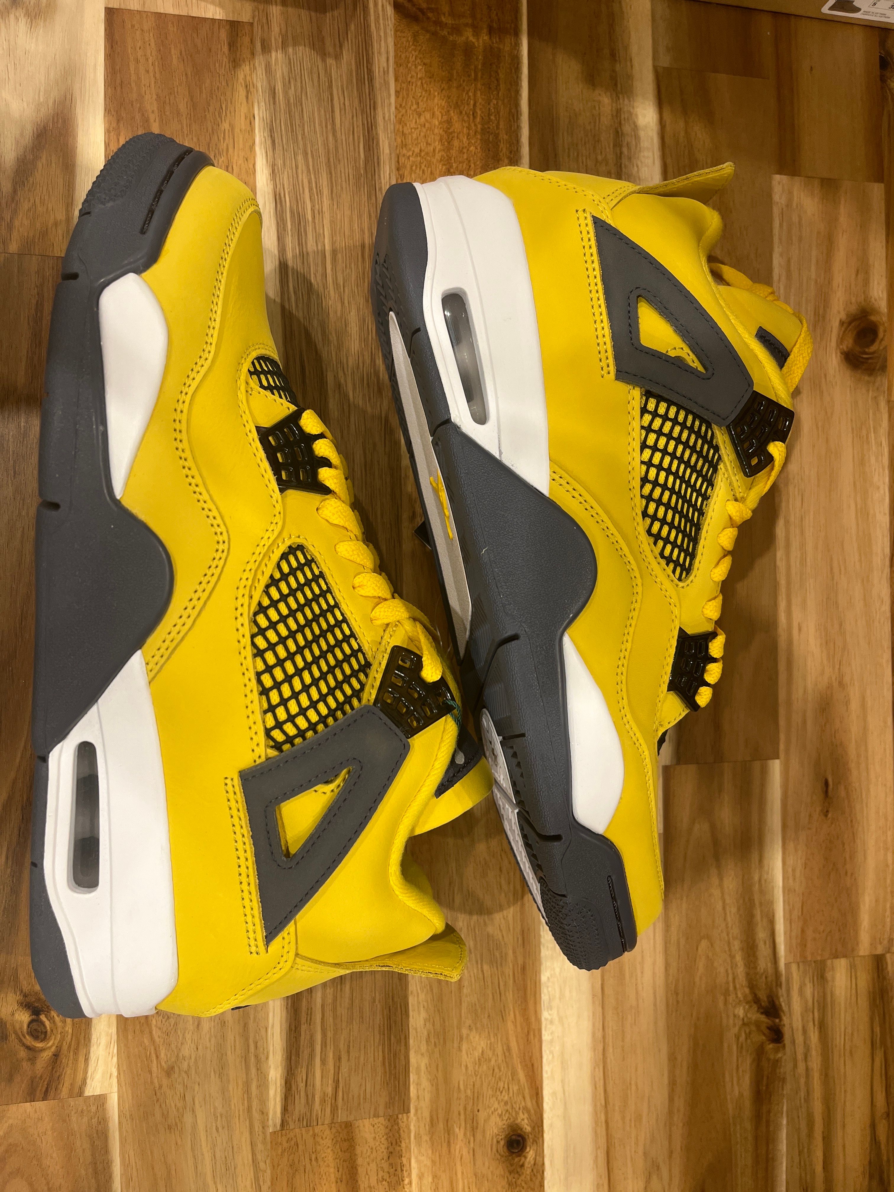 Nike Air Jordan 4 "Tour Yellow"