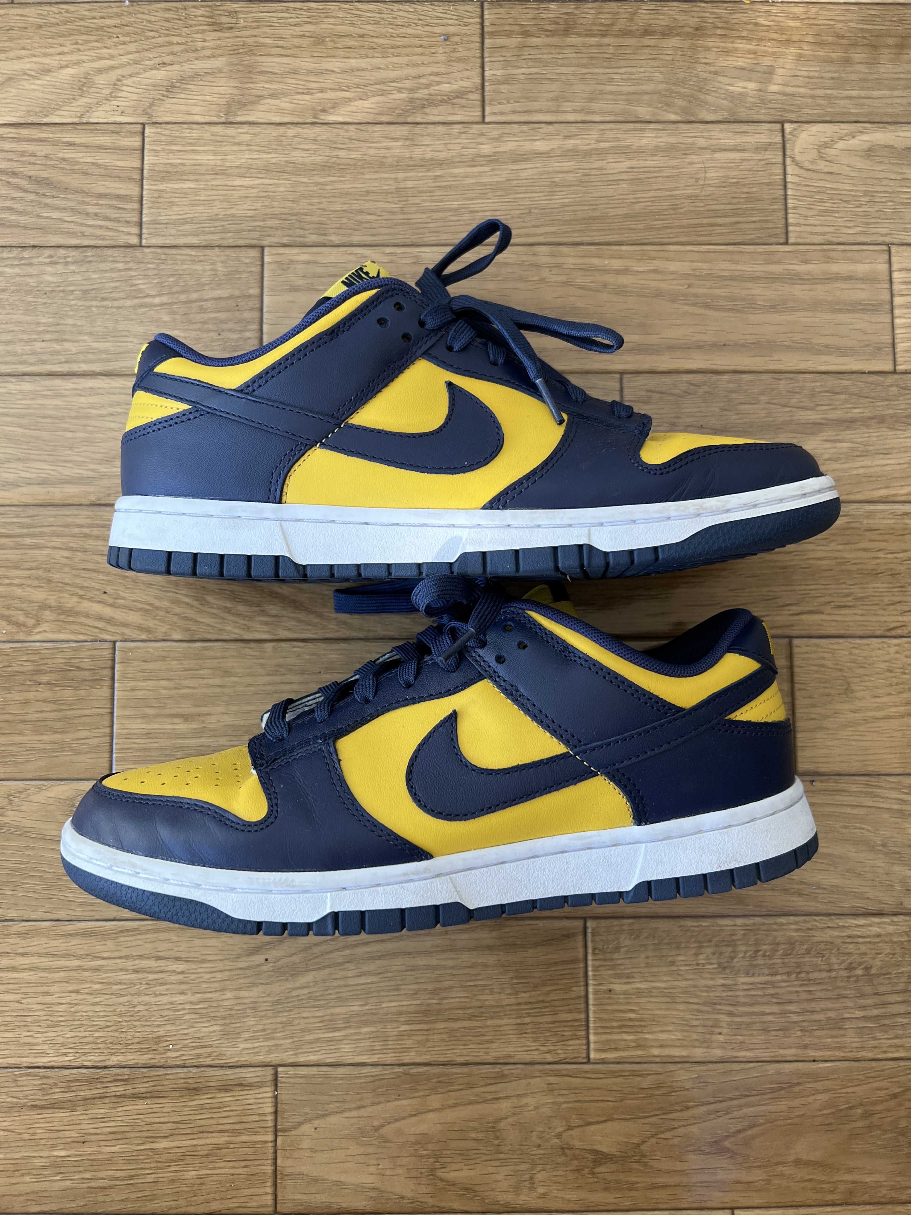 Nike Dunk Low "Michigan"