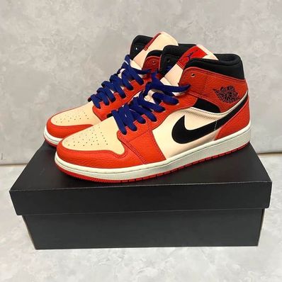 Nike Air Jordan 1 Mid "Team Orange Black"
