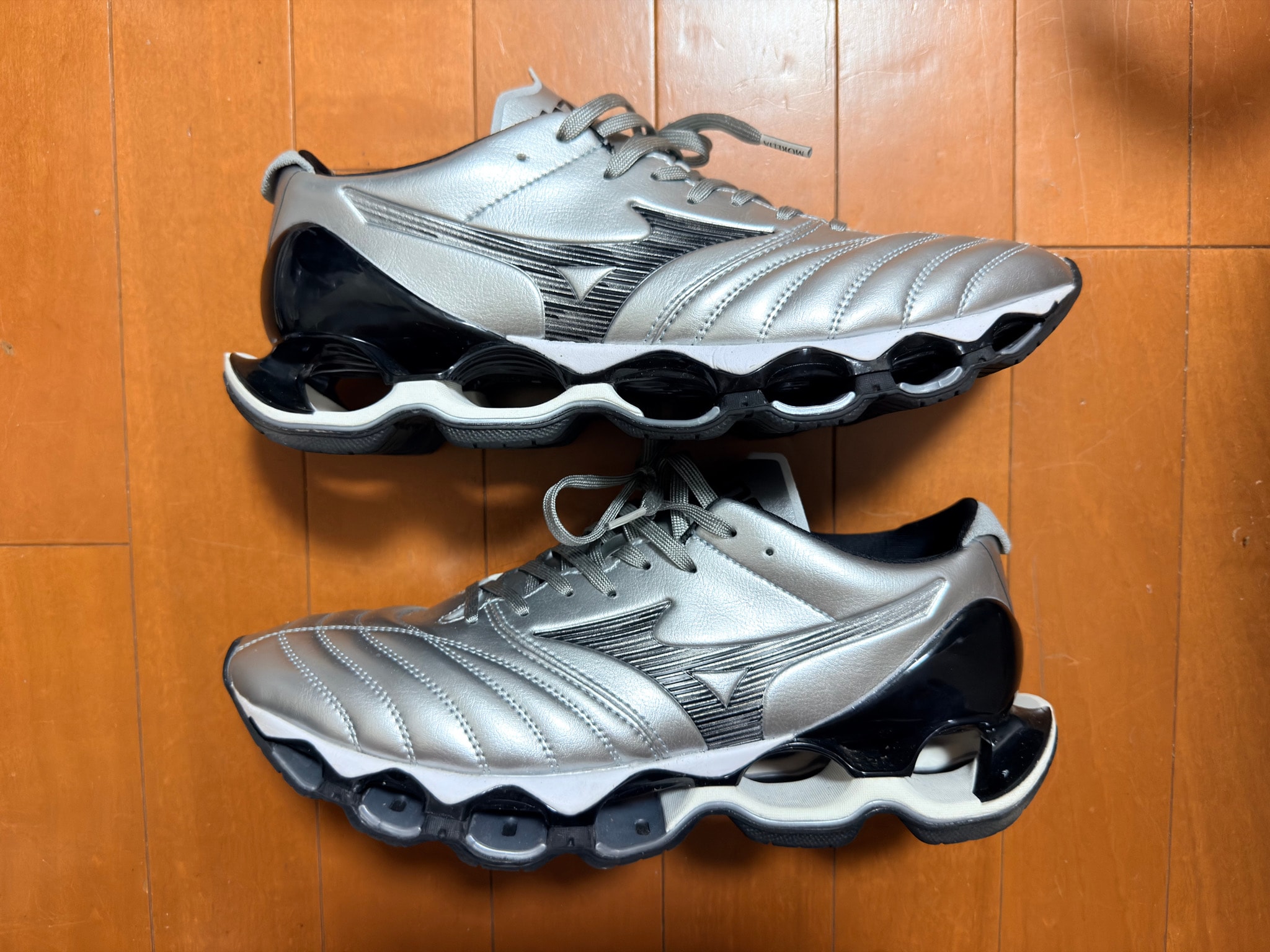 Mizuno Wave Prophecy Morelia Neo "Silver"