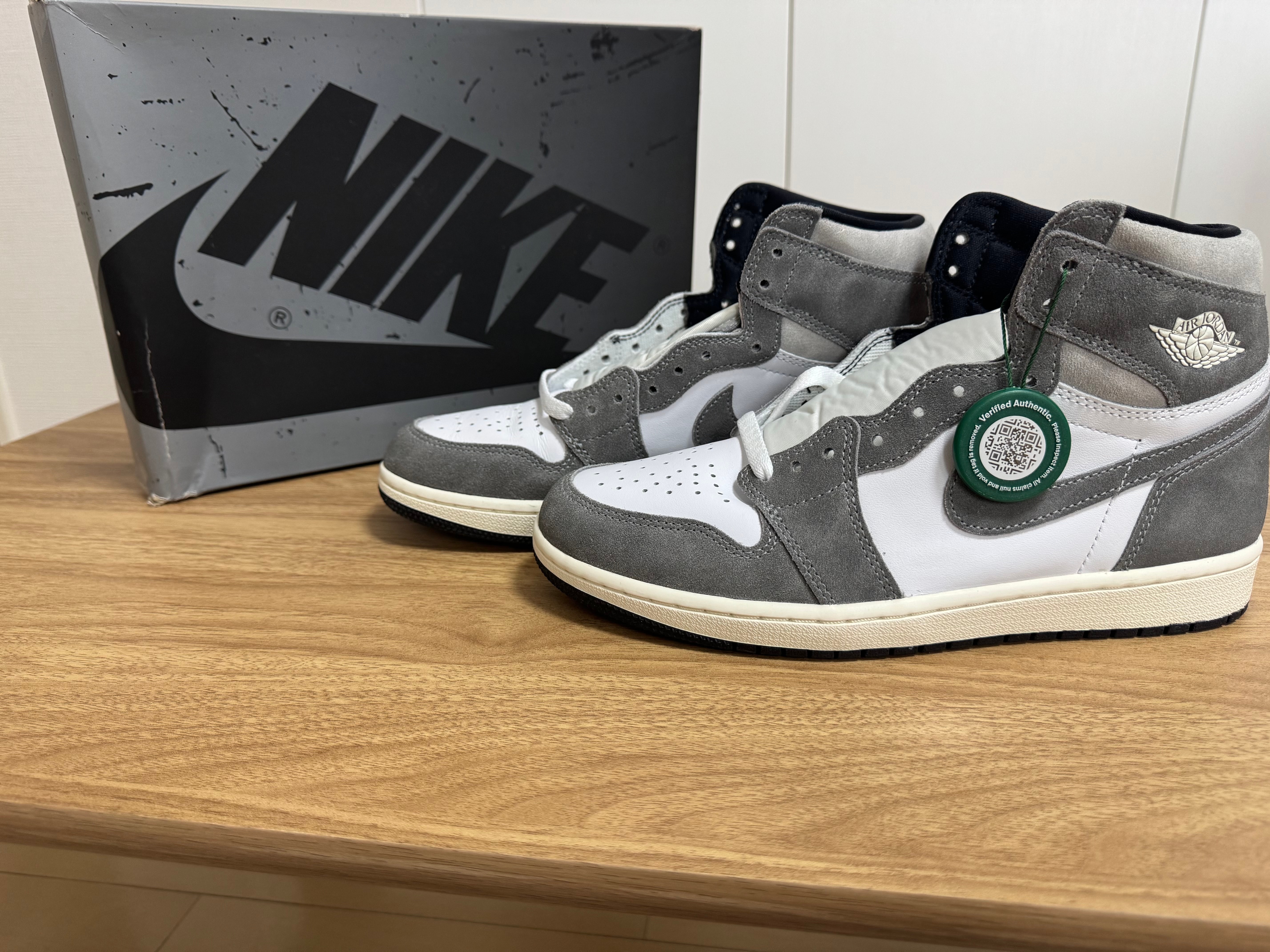 Nike Air Jordan 1 Retro High OG "Black and Smoke Grey"