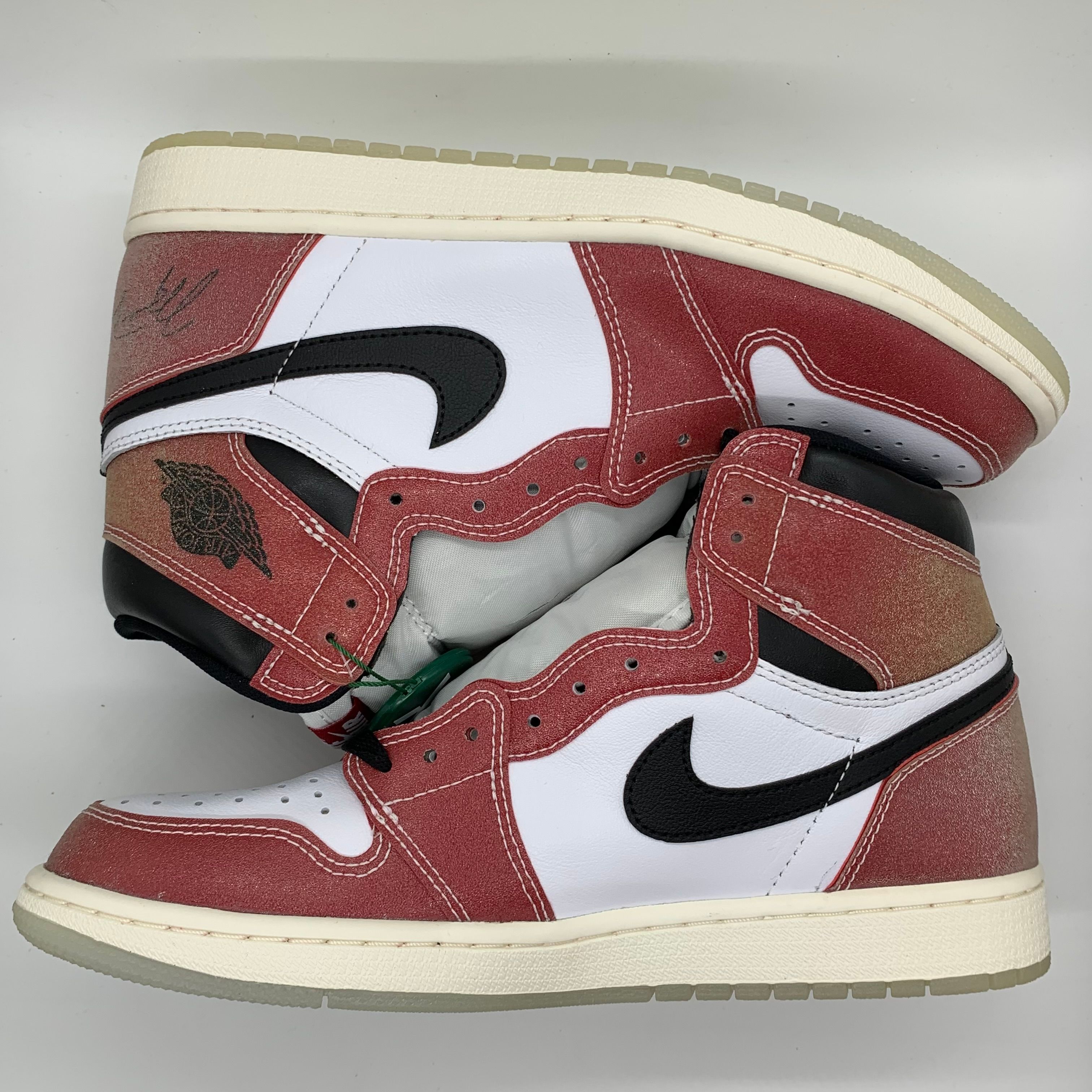 Trophy Room × Nike Air Jordan 1 Retro High "Chicago" (Friends and Family) (Blue Laces)