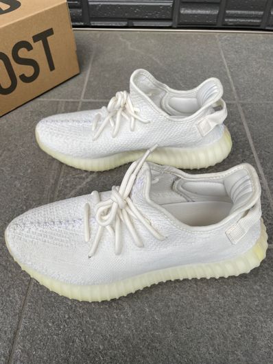 adidas YEEZY Boost 350 V2 "Cream White"