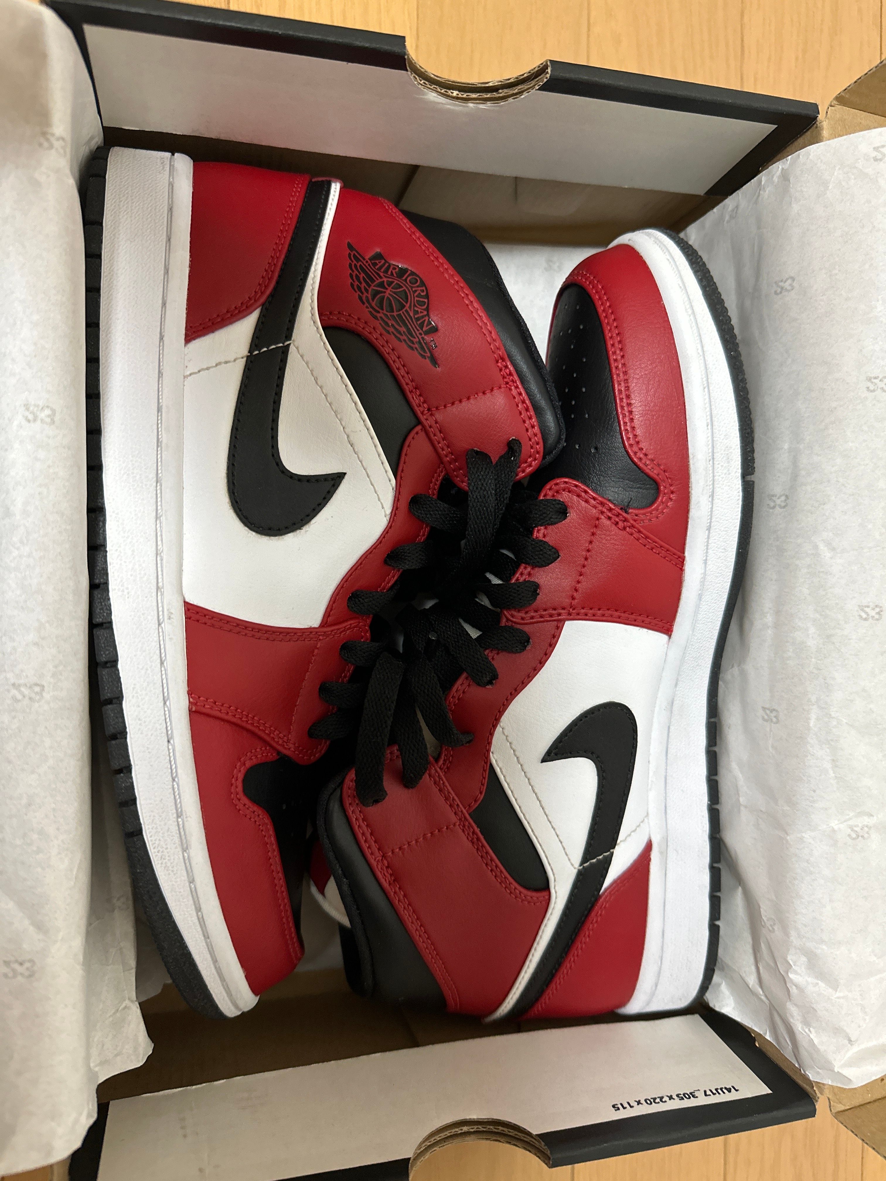 Nike Air Jordan 1 Mid "Chicago Black Toe"