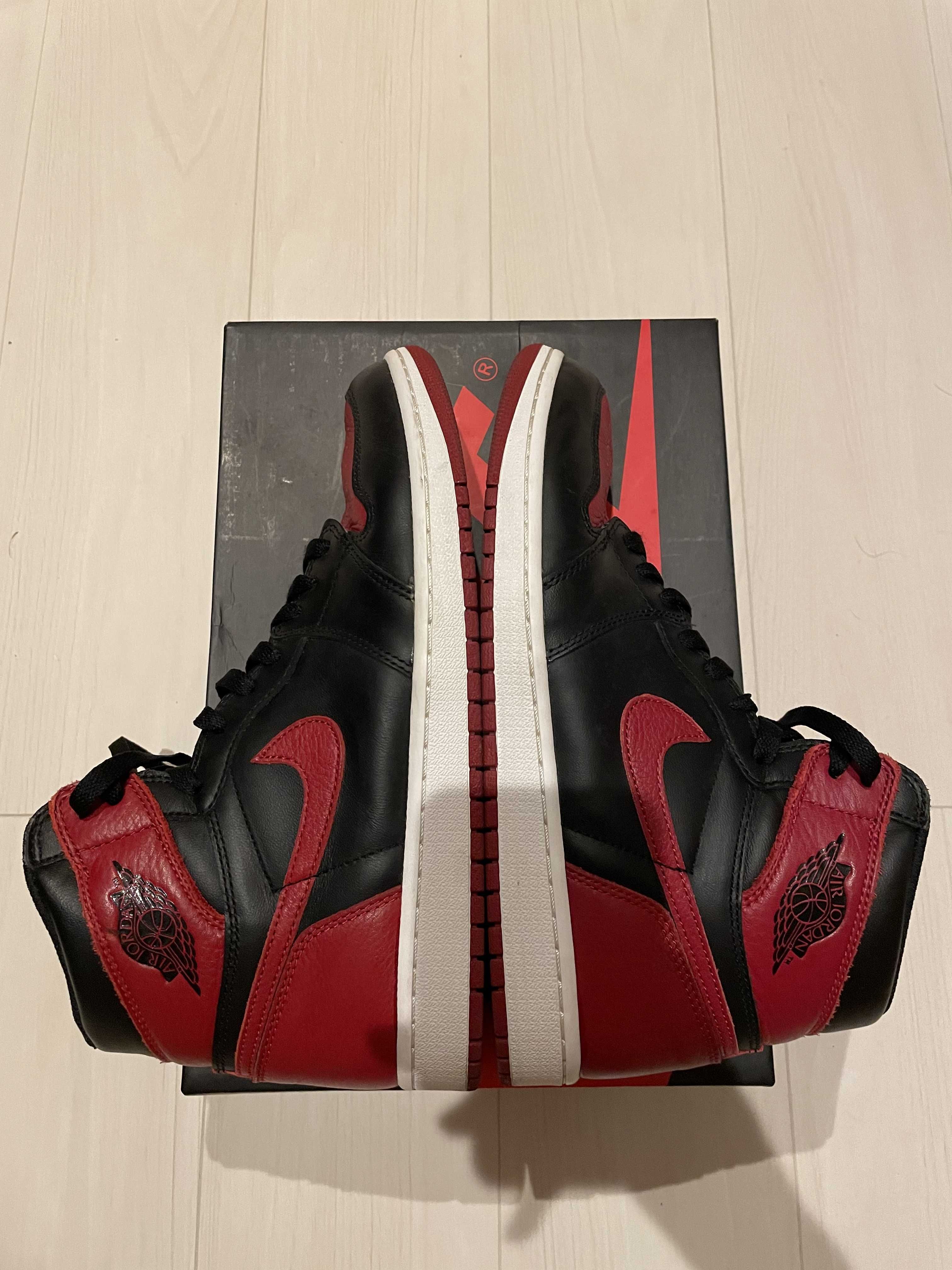 Nike Air Jordan 1 Retro High OG "Bred/Banned" (2016)