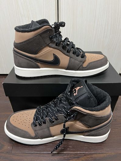 Nike Air Jordan 1 Mid SE "Dark Chocolate"