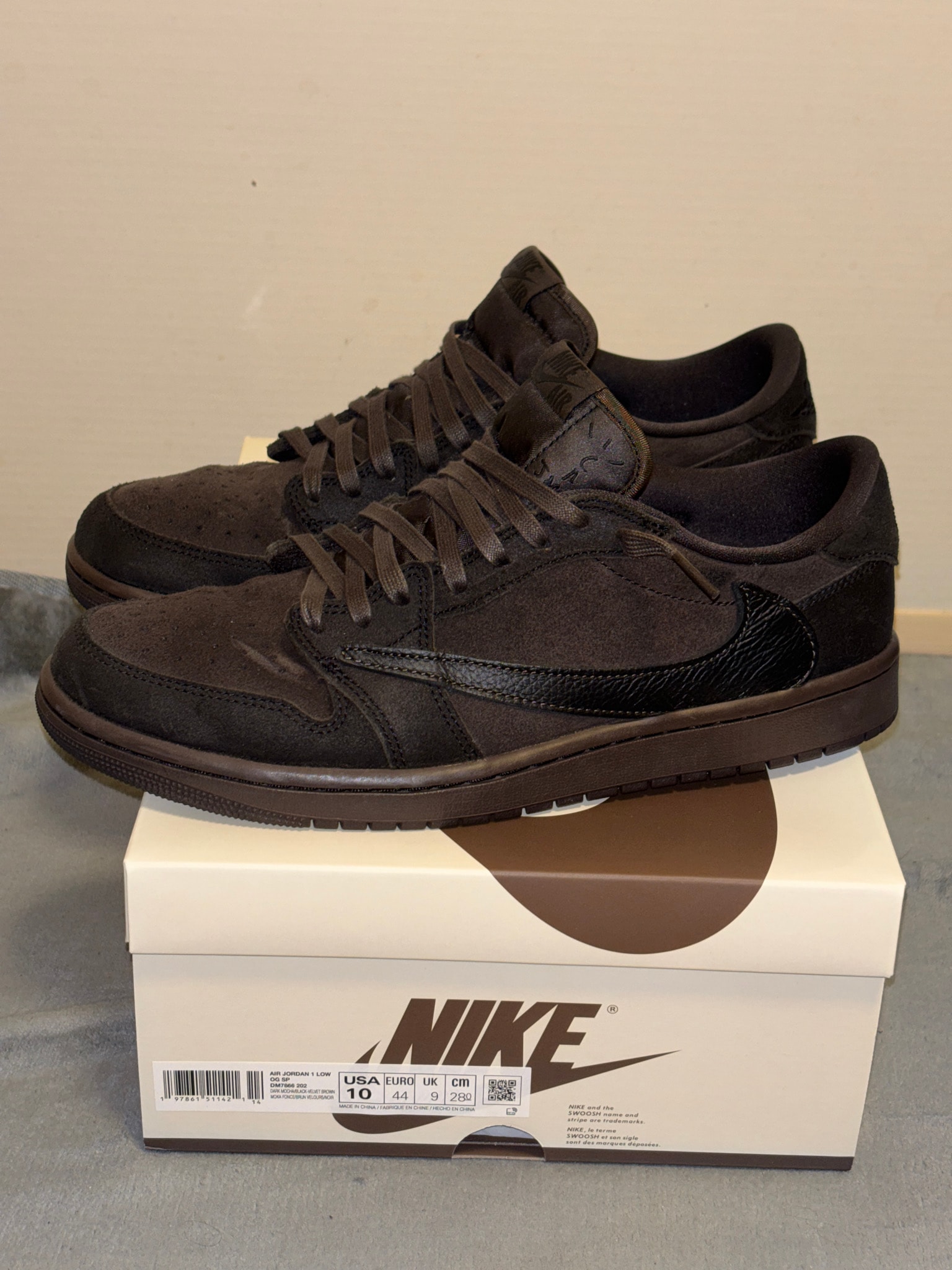 Travis Scott × Nike Air Jordan 1 Low OG SP "Velvet Brown and Dark Mocha"