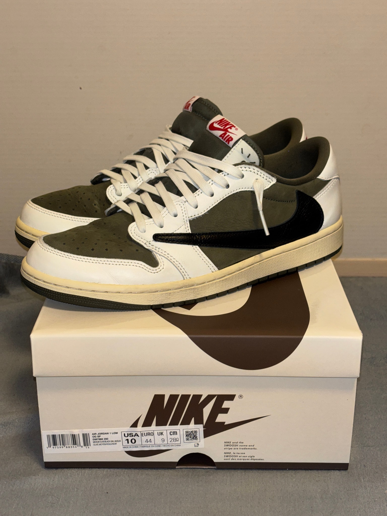 Travis Scott × Nike Air Jordan 1 Low OG SP "Reverse Olive"