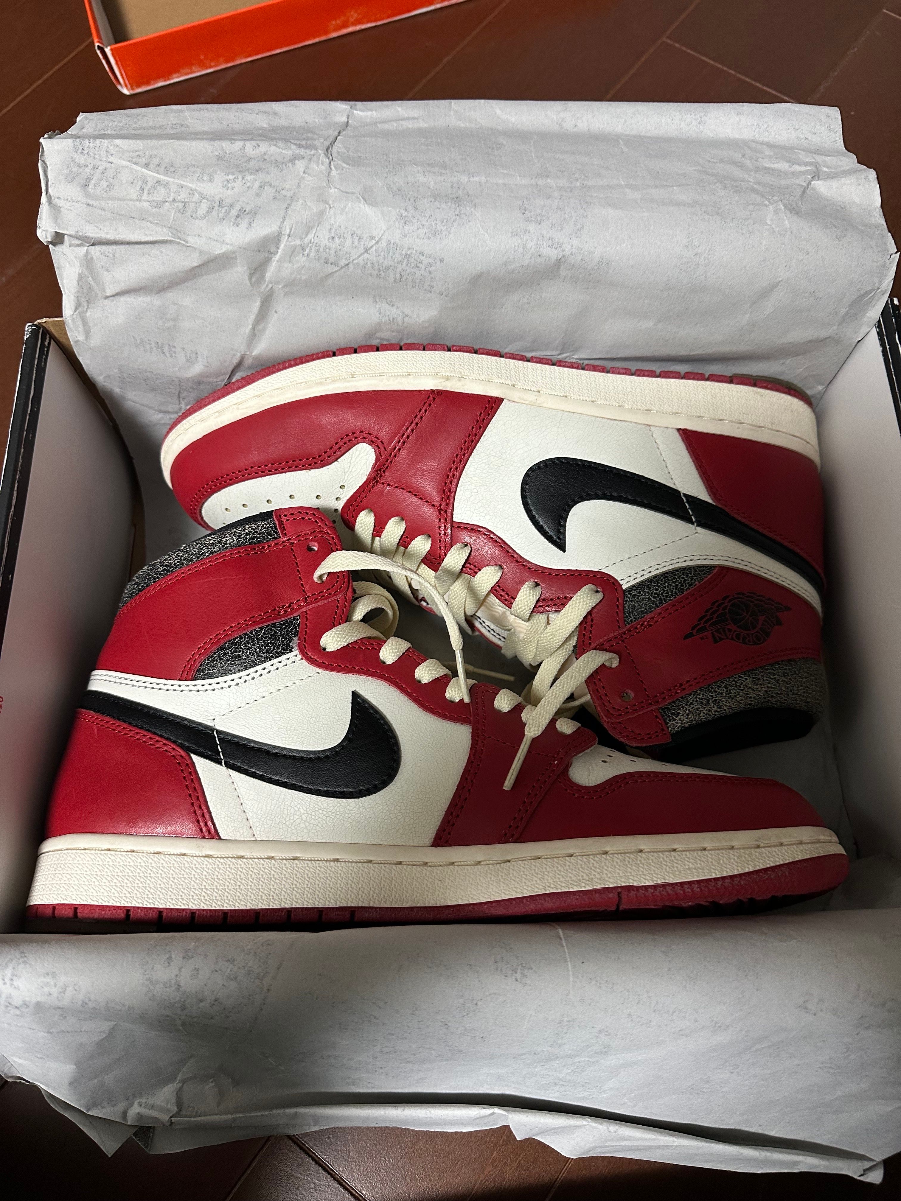 Nike Air Jordan 1 High OG "Lost & Found/Chicago"